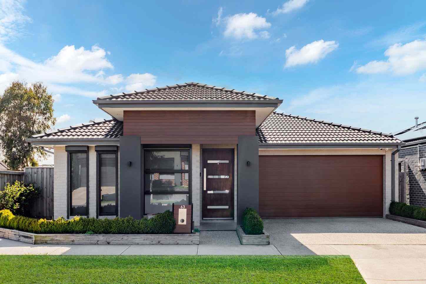 Prop-GPT: House: VIC Mickleham, VIC 3064 Victoria 3064