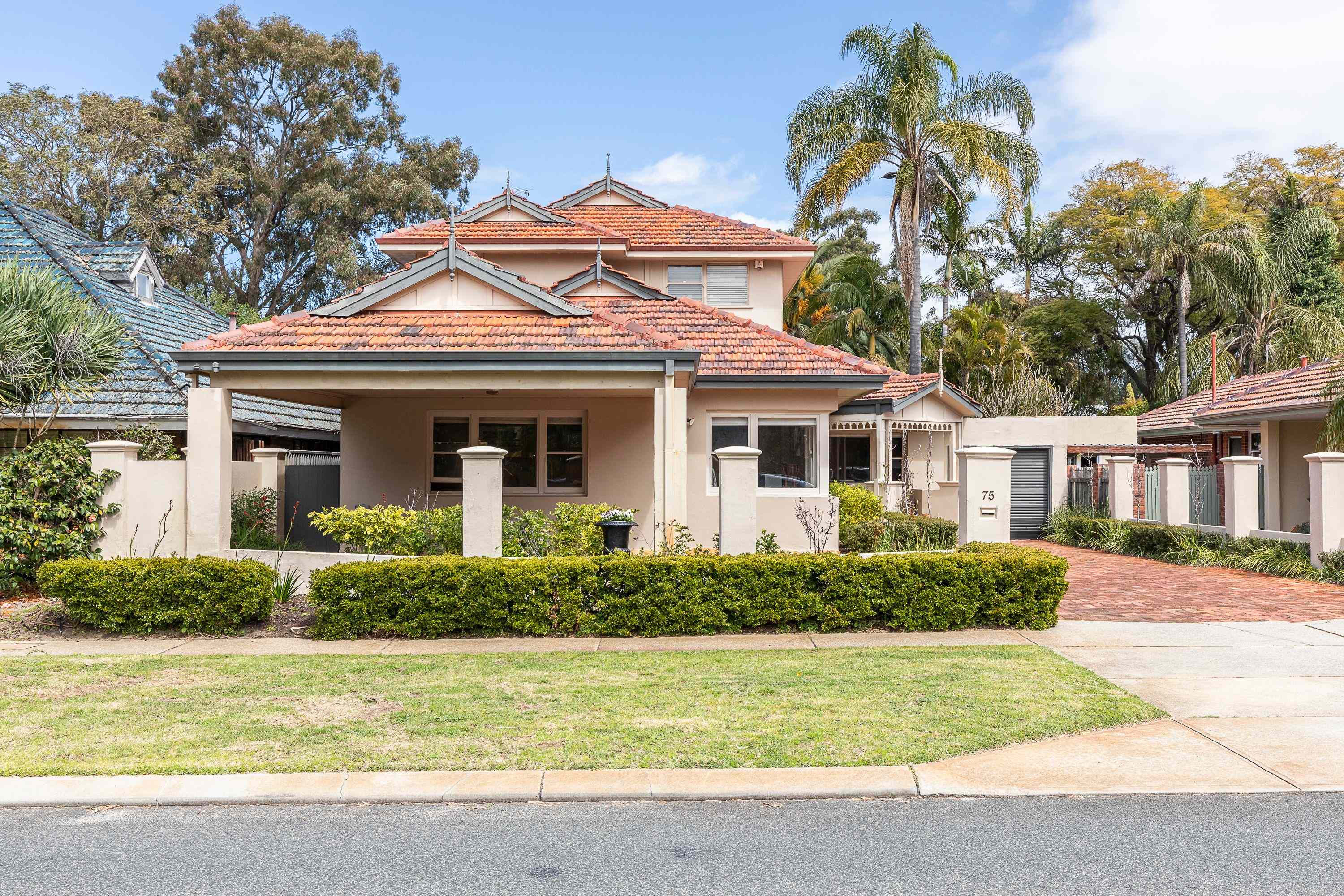 Prop-GPT: House: WA Coolbinia, WA 6050 Home For Sale
