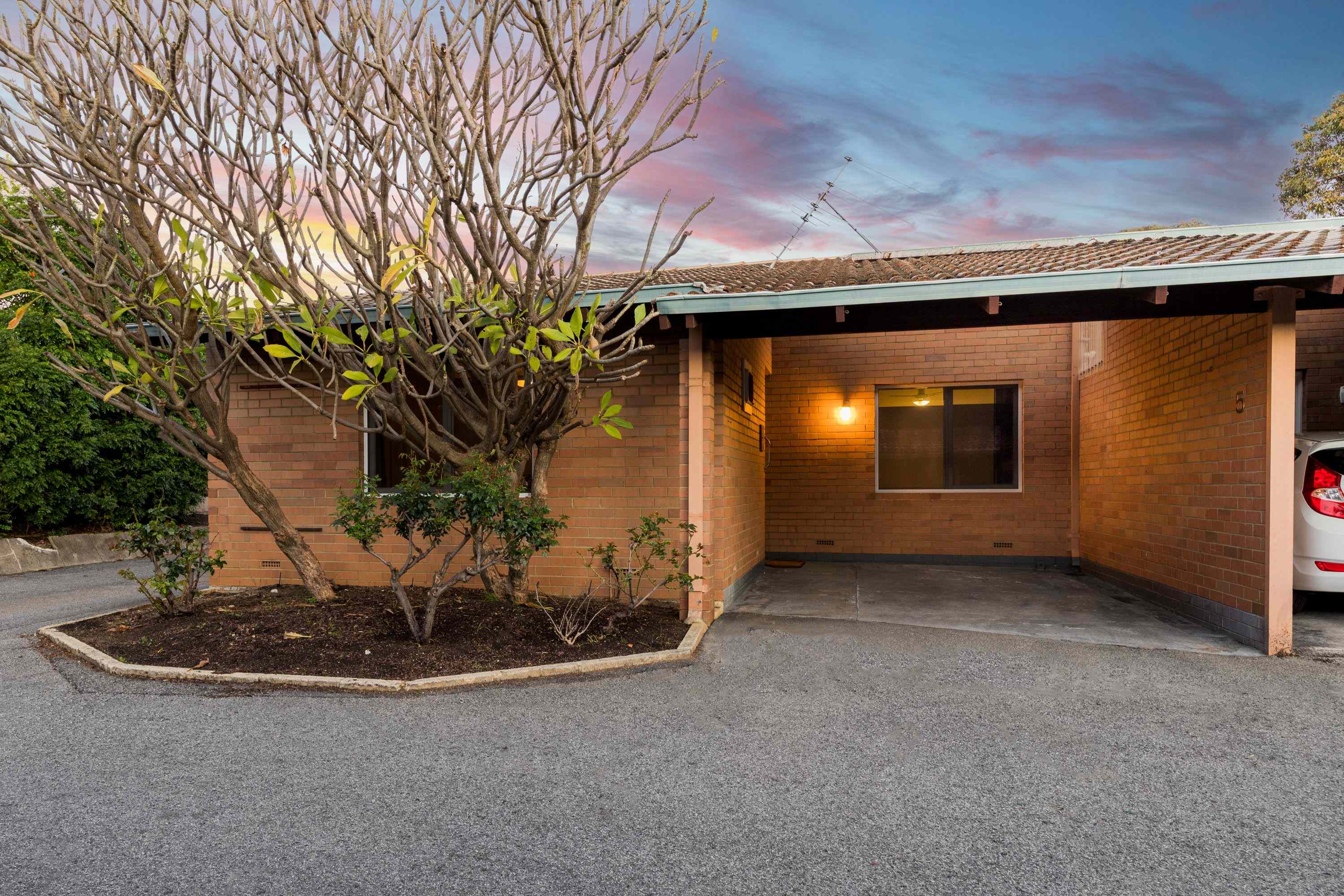 Prop-GPT: House: WA Armadale, WA 6112 Home For Sale
