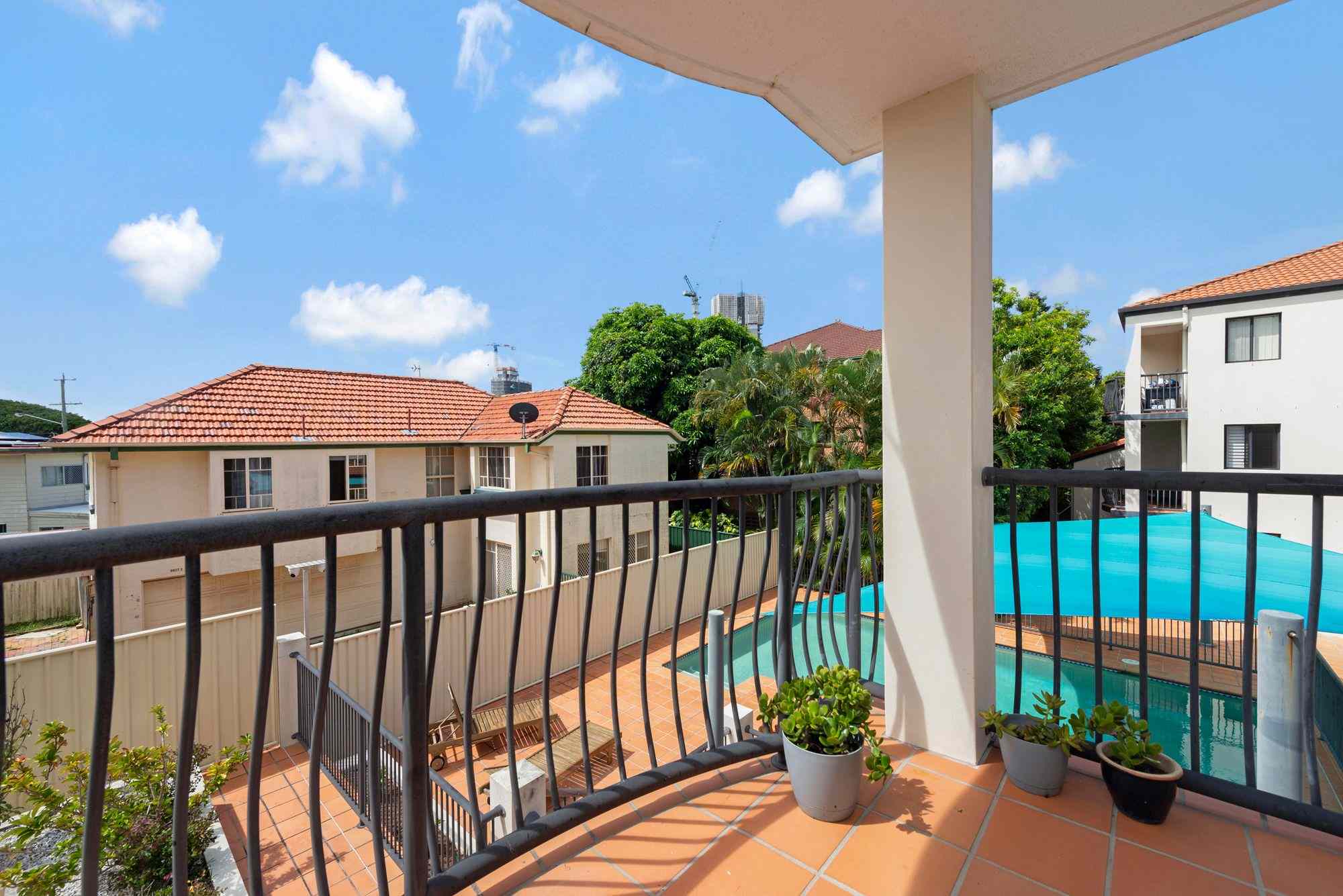 Prop-GPT: Unit: QLD Southport, QLD 4215 Home For Sale
