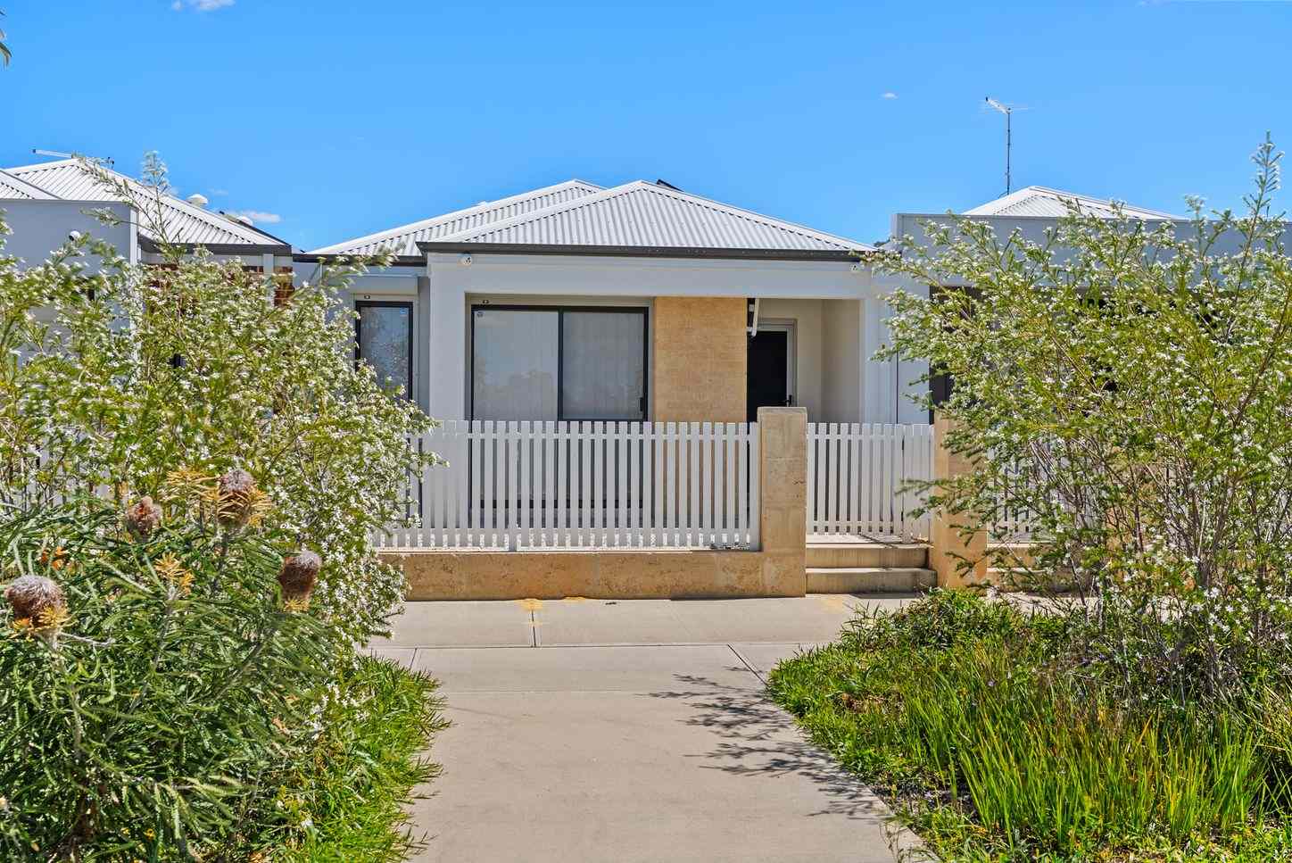 Prop-GPT: House: WA Bennett Springs, WA 6063 Western Australia 6063