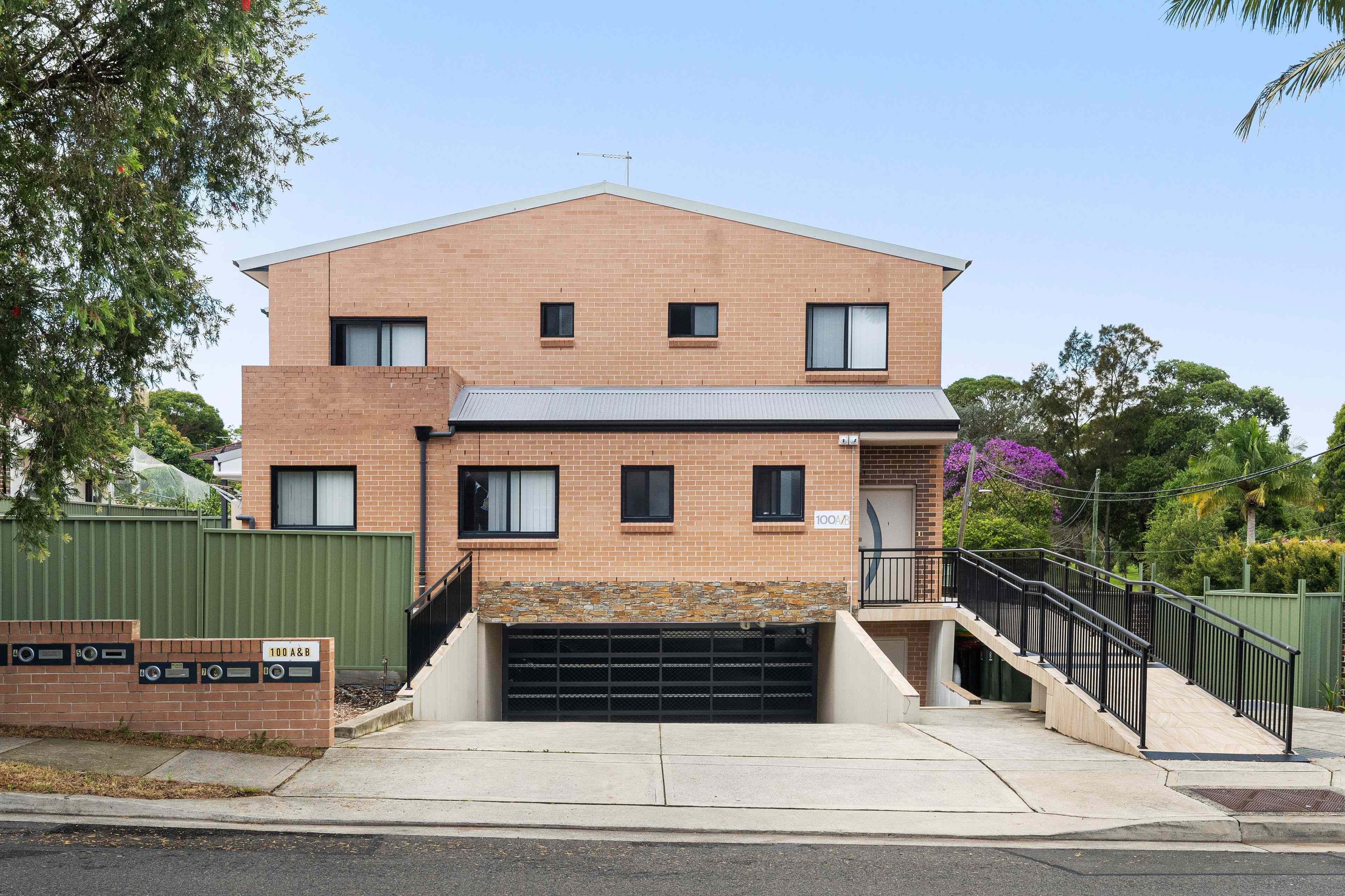 Prop-GPT: Townhouse: NSW Canterbury, NSW 2193 Young Double Brick Townhouse