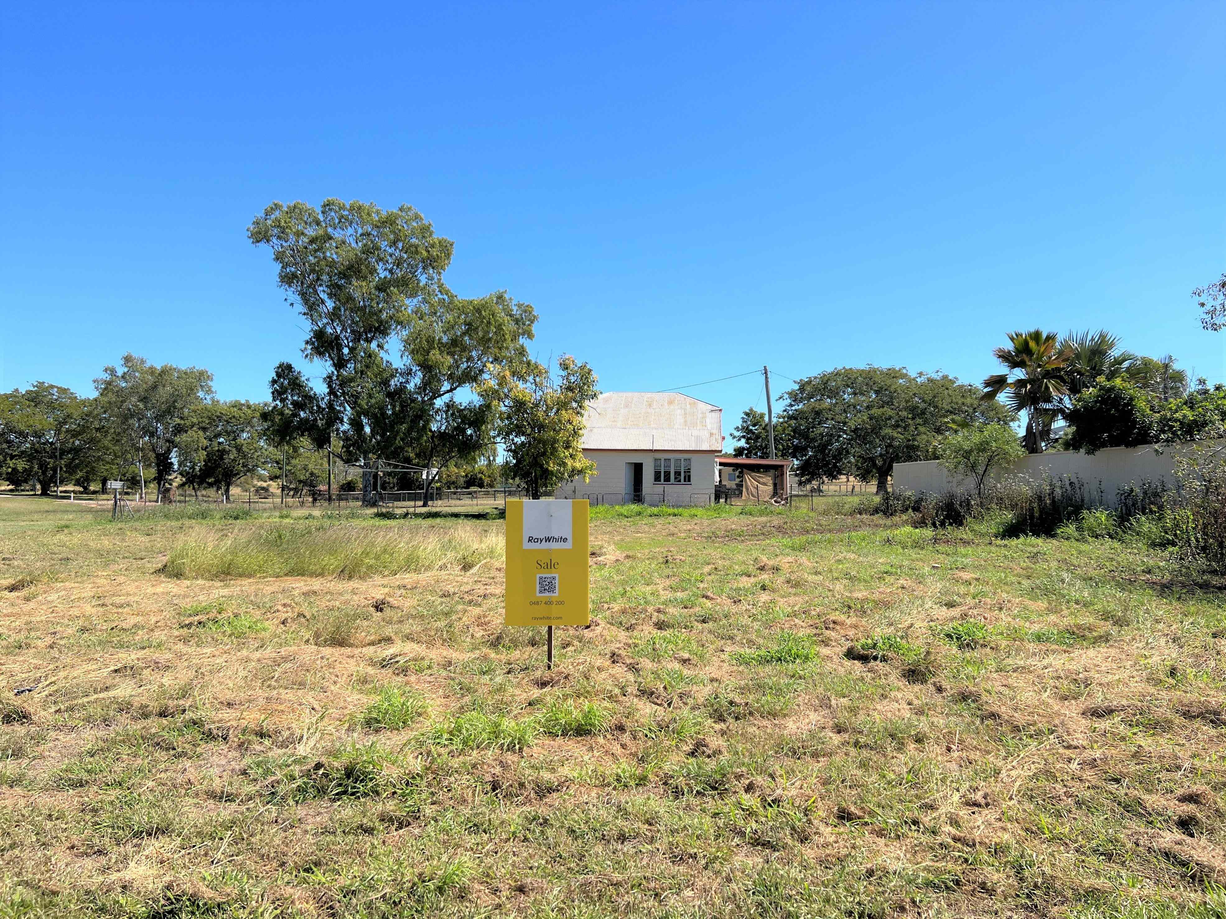 Prop-GPT: Land: QLD Richmond Hill, QLD 4820 VACANT 961m2 RESIDENTIAL HOME SITE