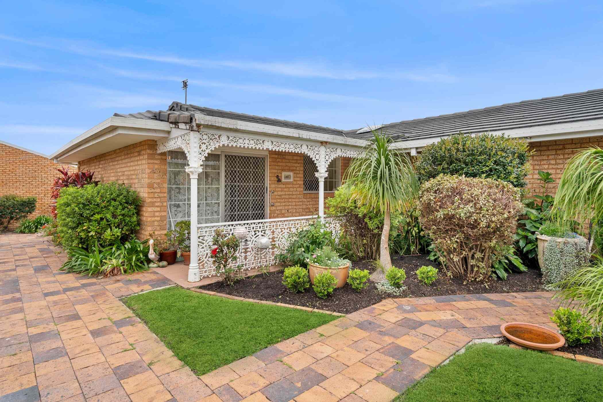 Prop-GPT: Villa: QLD Dicky Beach, QLD 4551 Best Buy in Beautiful Dicky Beach - A Must to Inspect