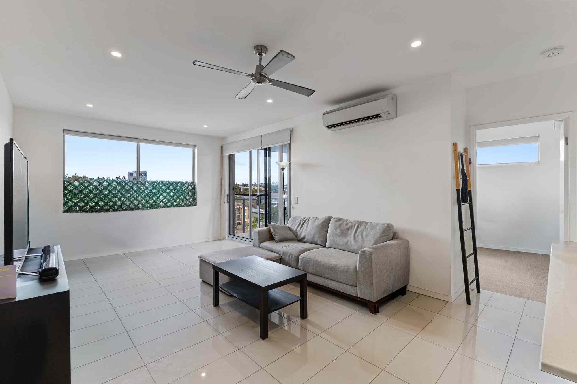 Prop-GPT: Apartment: QLD Chermside, QLD 4032 Modern Comfort and Convenience in the Heart of Chermside!