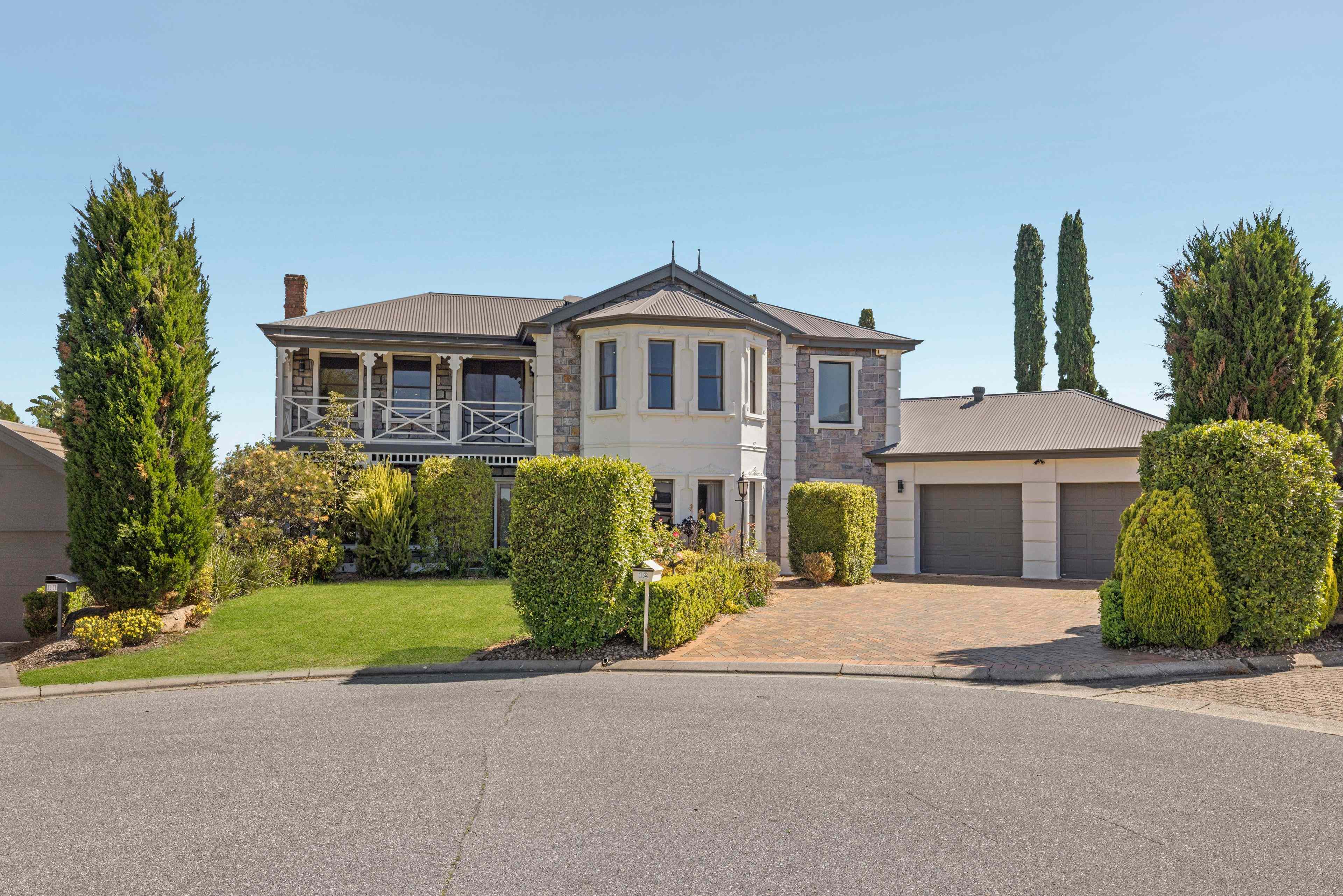 Prop-GPT: House: SA Golden Grove, SA 5125 Luxuriously Grand Spaces Await The Modern Family