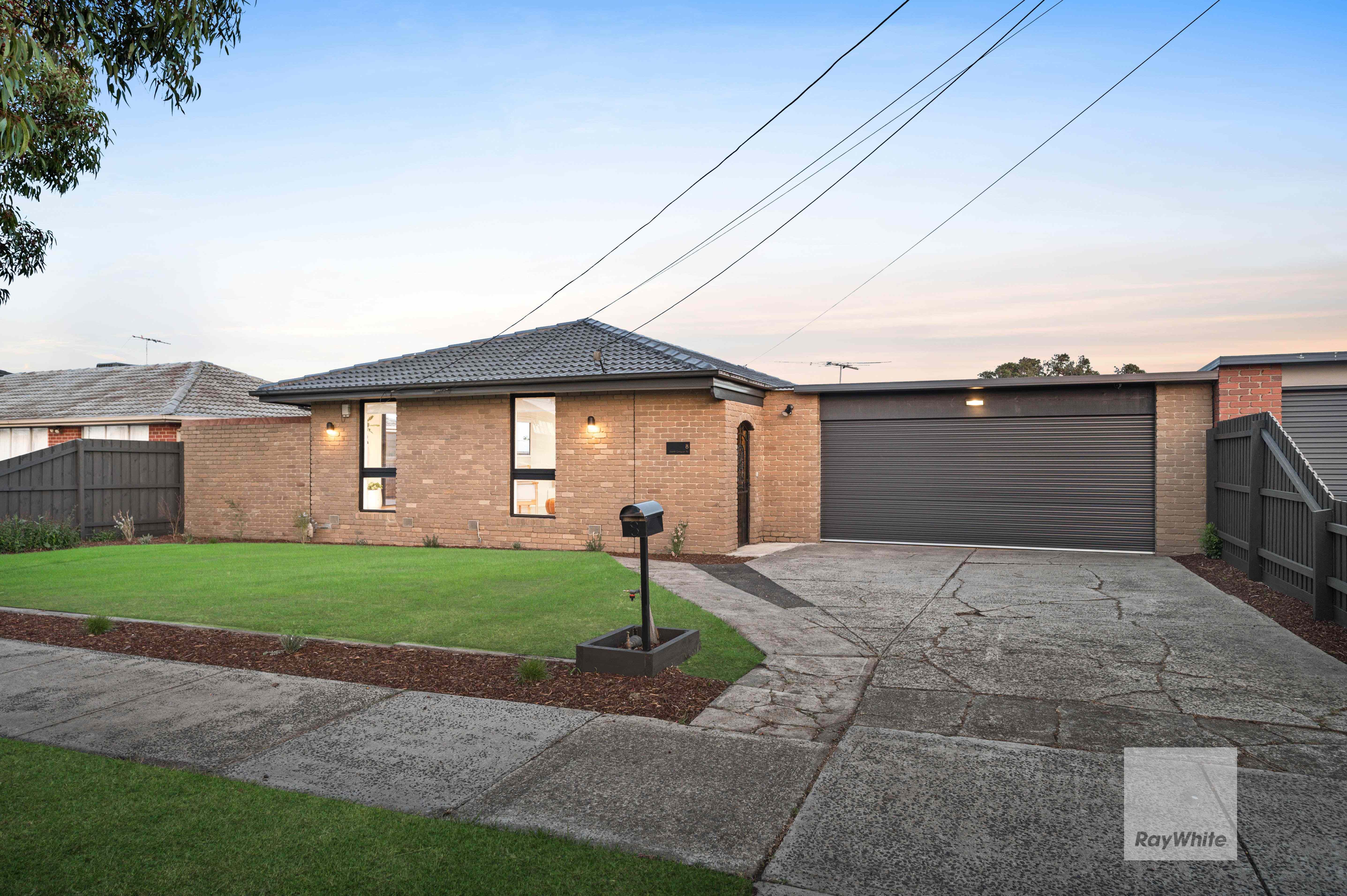 Prop-GPT: House: VIC Gladstone Park, VIC 3043 Lovely Modern 4 Bedroom, 2 Bathroom Home with Fantastic off-street Parking!