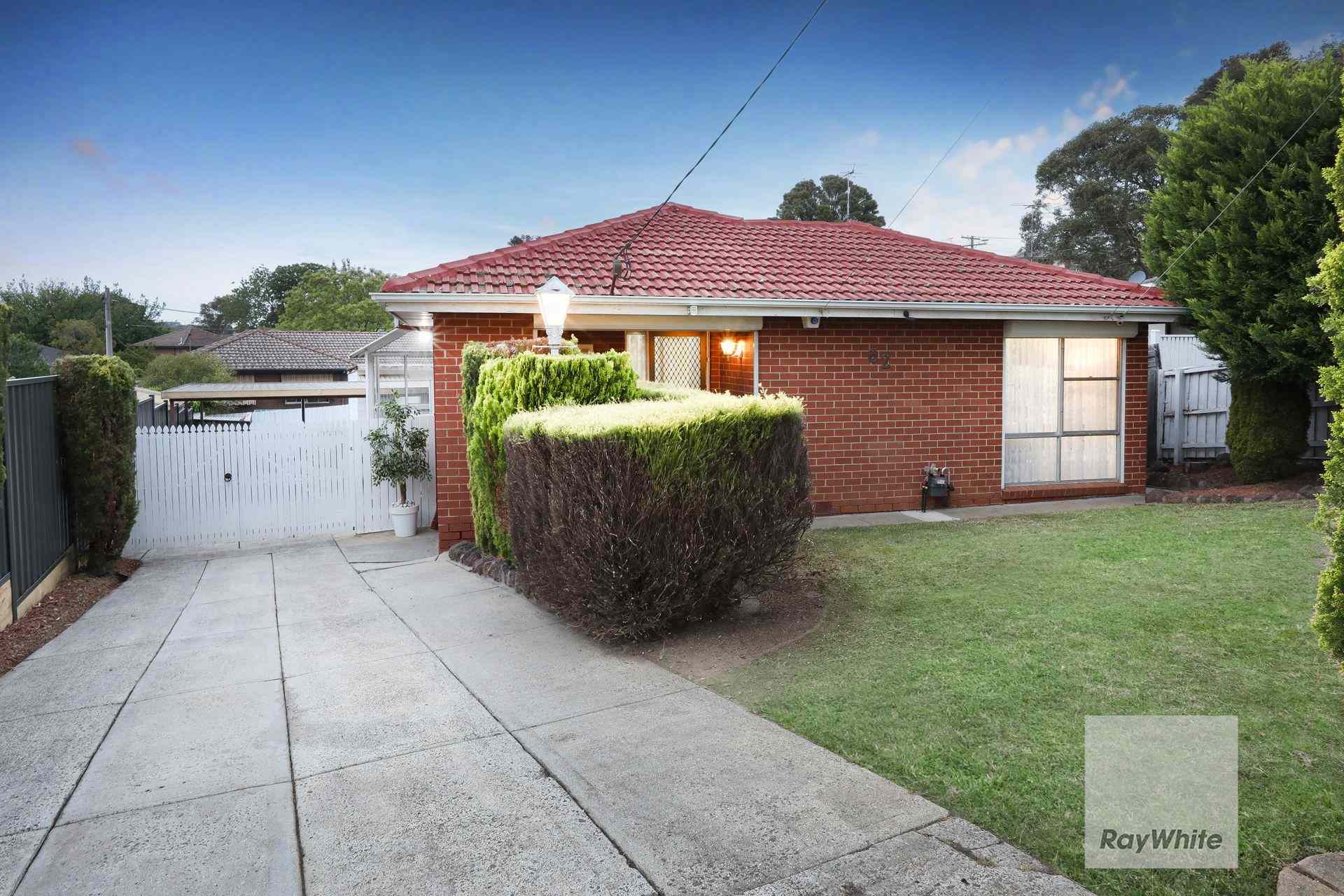Prop-GPT: House: VIC Gladstone Park, VIC 3043 Fantastic Opportunity in Gladstone Park!