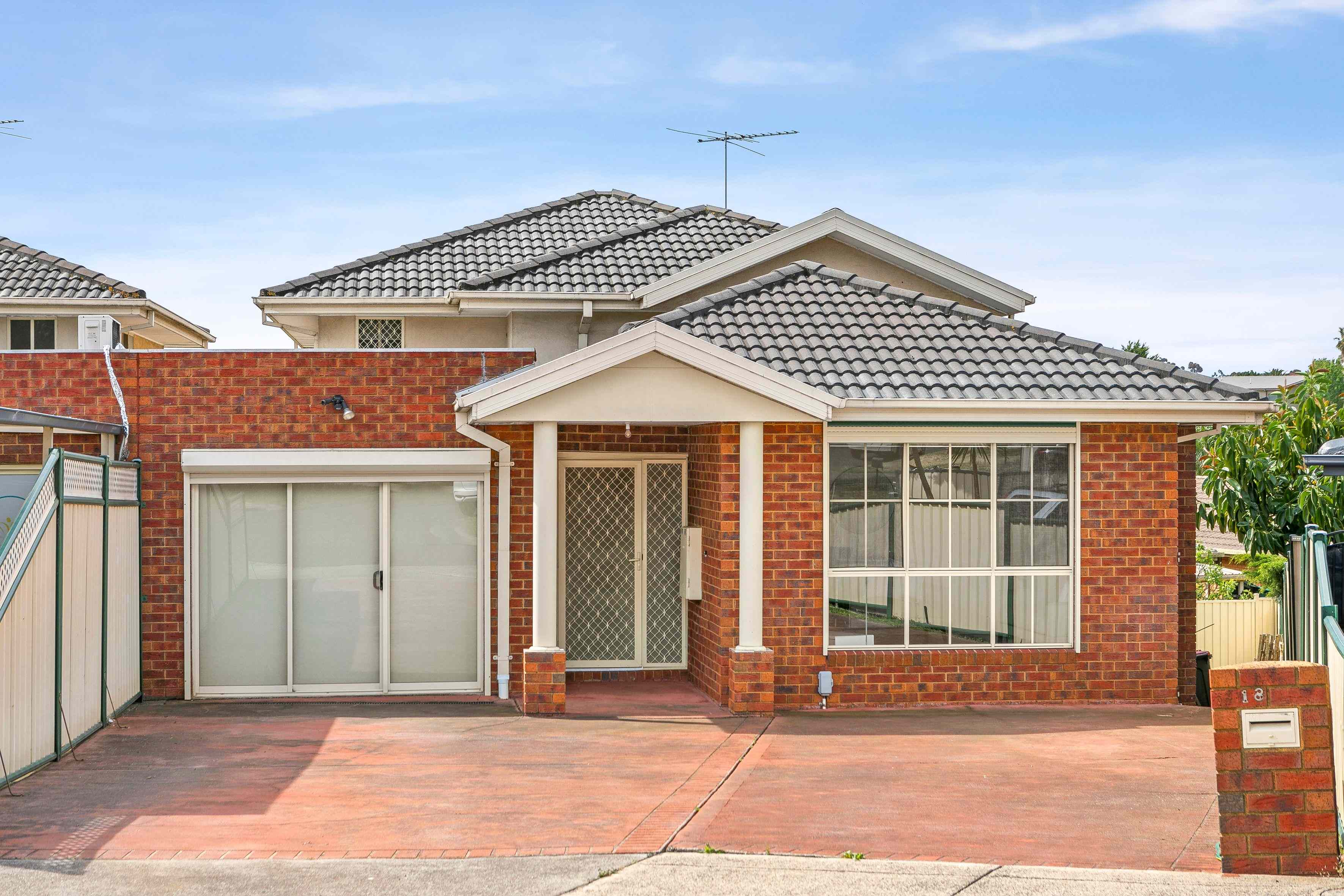 Prop-GPT: House: VIC Meadow Heights, VIC 3048 Stylish Family Living in a Quiet Court Location