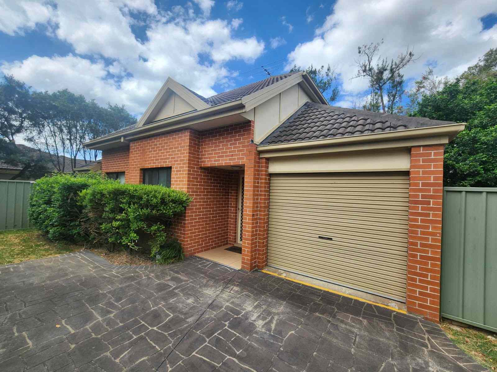 Prop-GPT: Townhouse: NSW Werrington, NSW 2747 SOLD BY PETER DIAMANTIDIS! RAY WHITE UNITED GROUP!