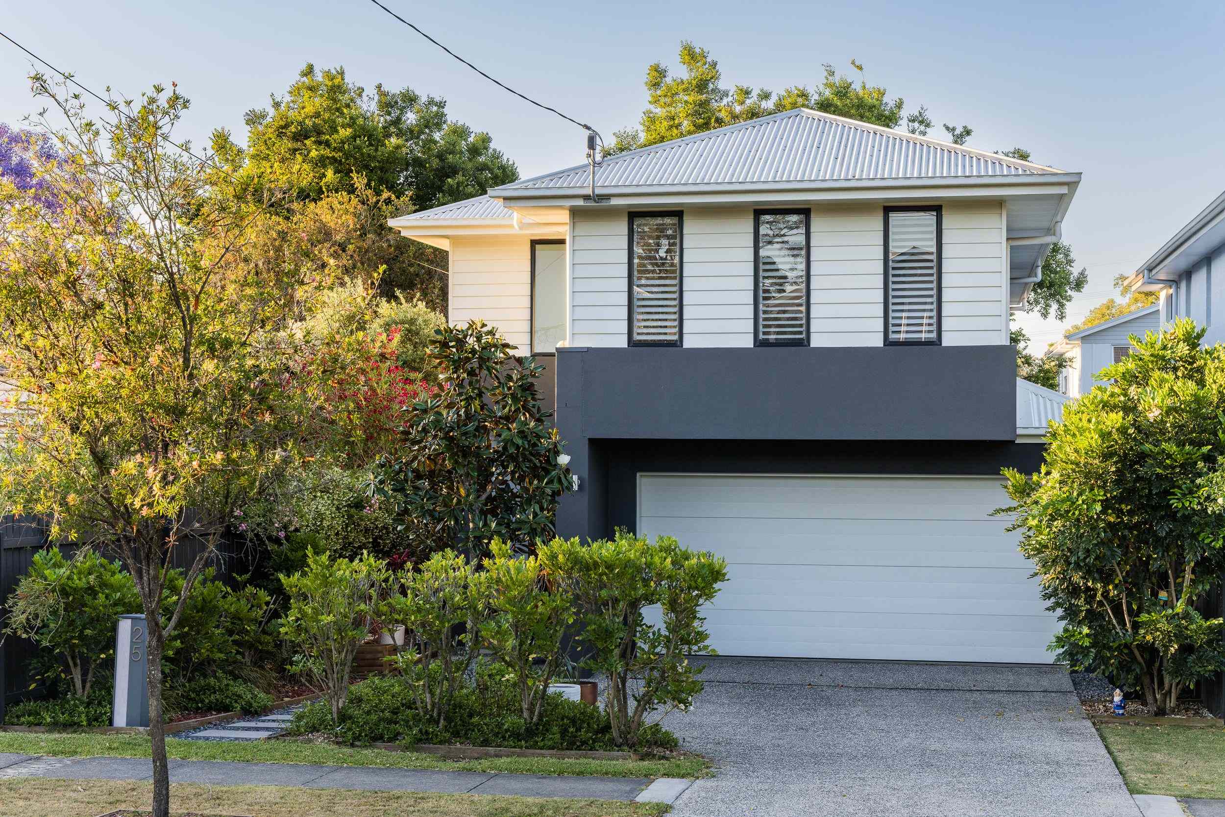 Prop-GPT: House: QLD Oxley, QLD 4075 A HOME MADE FOR FAMILY MOMENTS