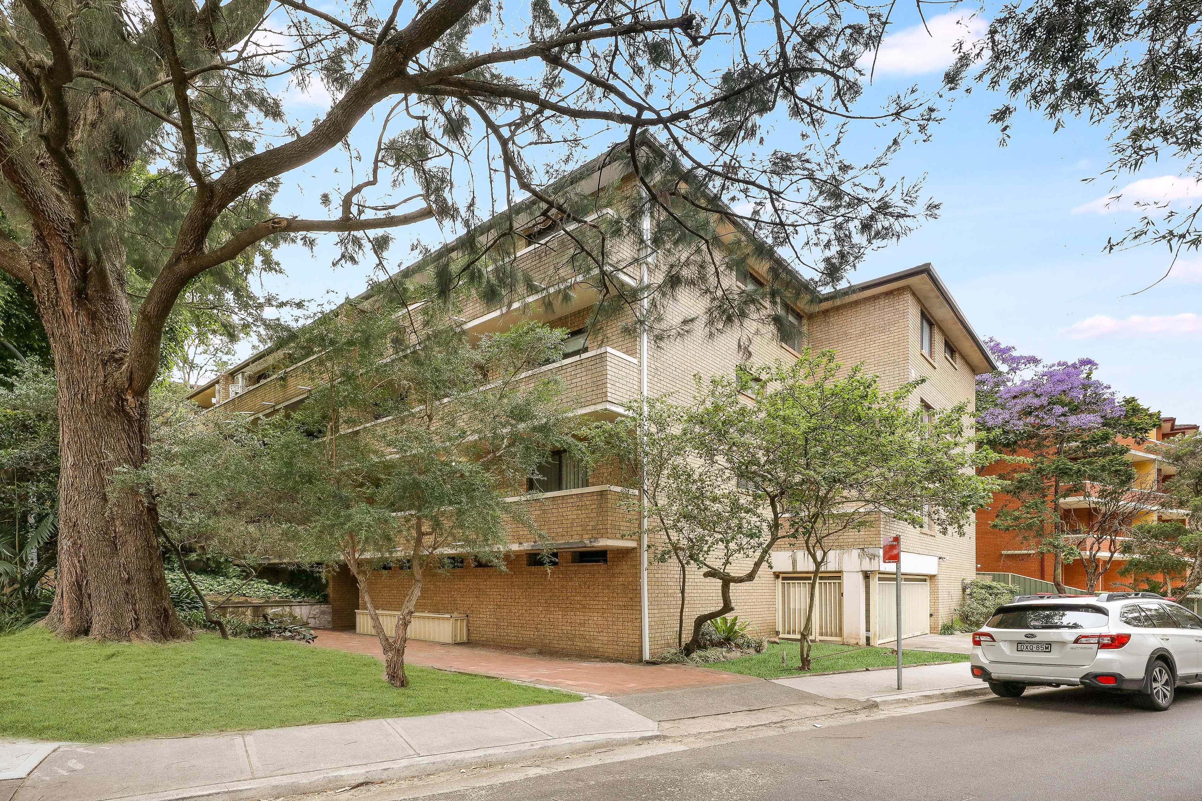 Prop-GPT: Apartment: NSW Rockdale, NSW 2216 Stylishly Renovated Unit in a Prime Rockdale Setting