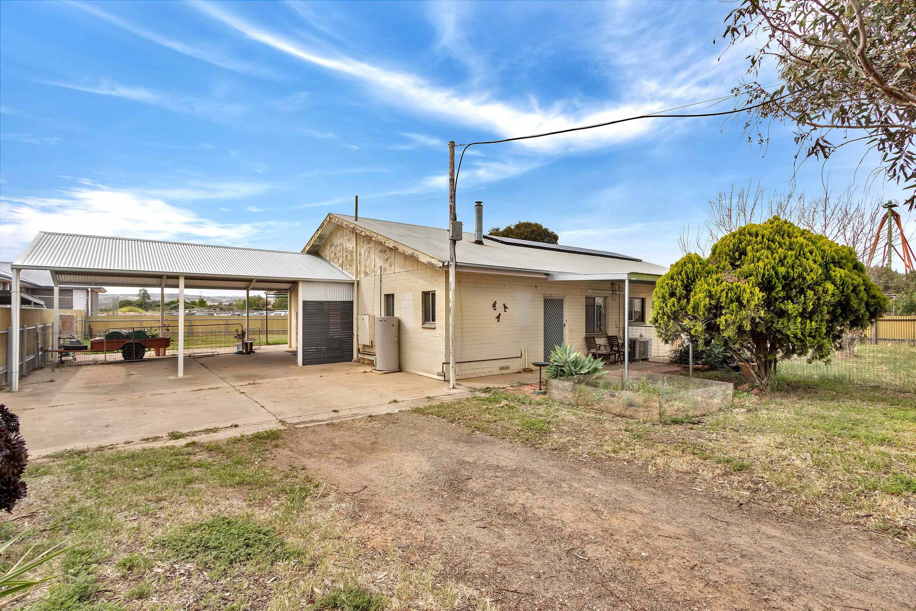 Prop-GPT: House: SA Kudla, SA 5115 Space to Spread Out in Scenic Kudla