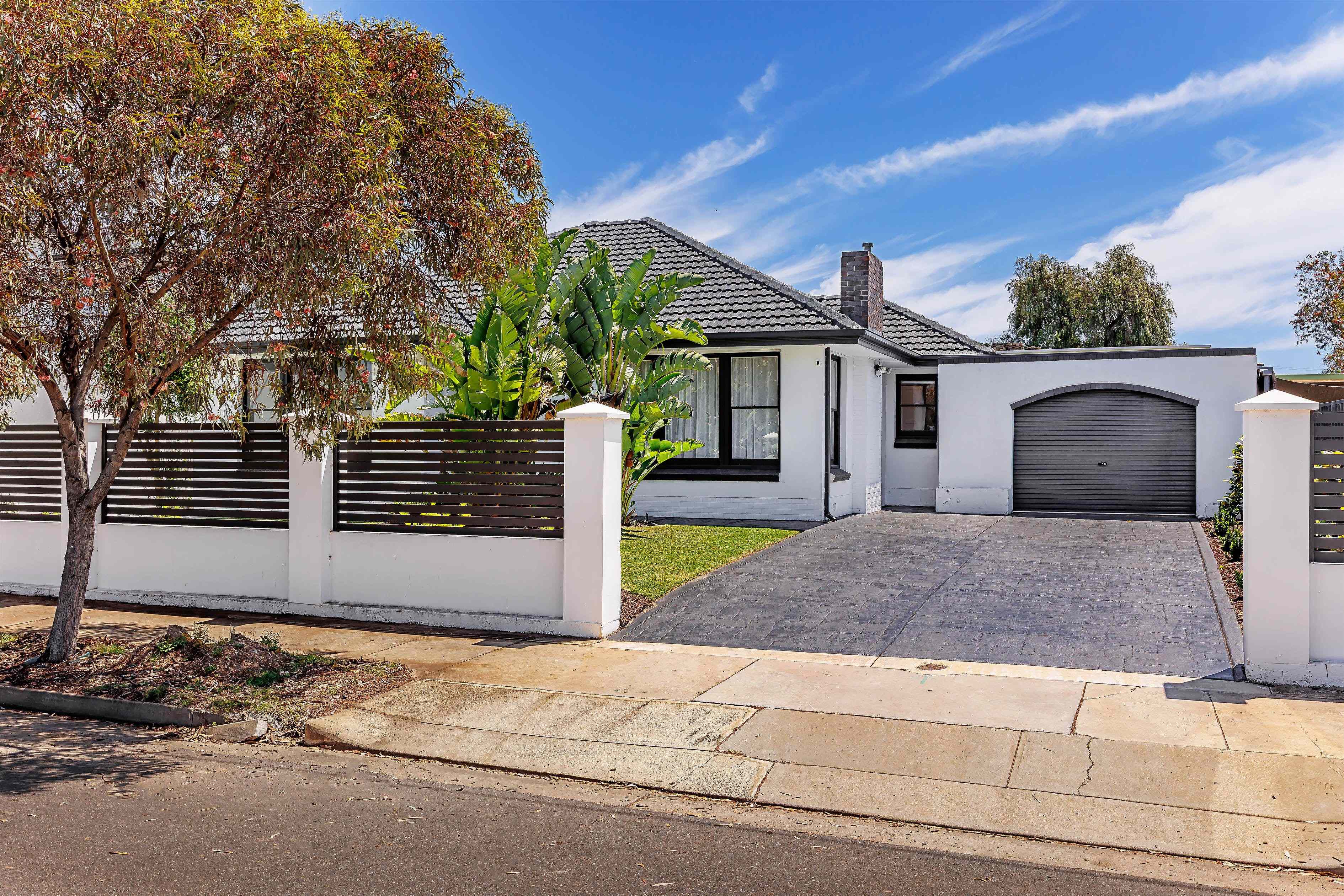 Prop-GPT: Other: SA Largs North, SA 5016 Coastal Gem with Self-Contained Studio - Perfect for the Extended Family