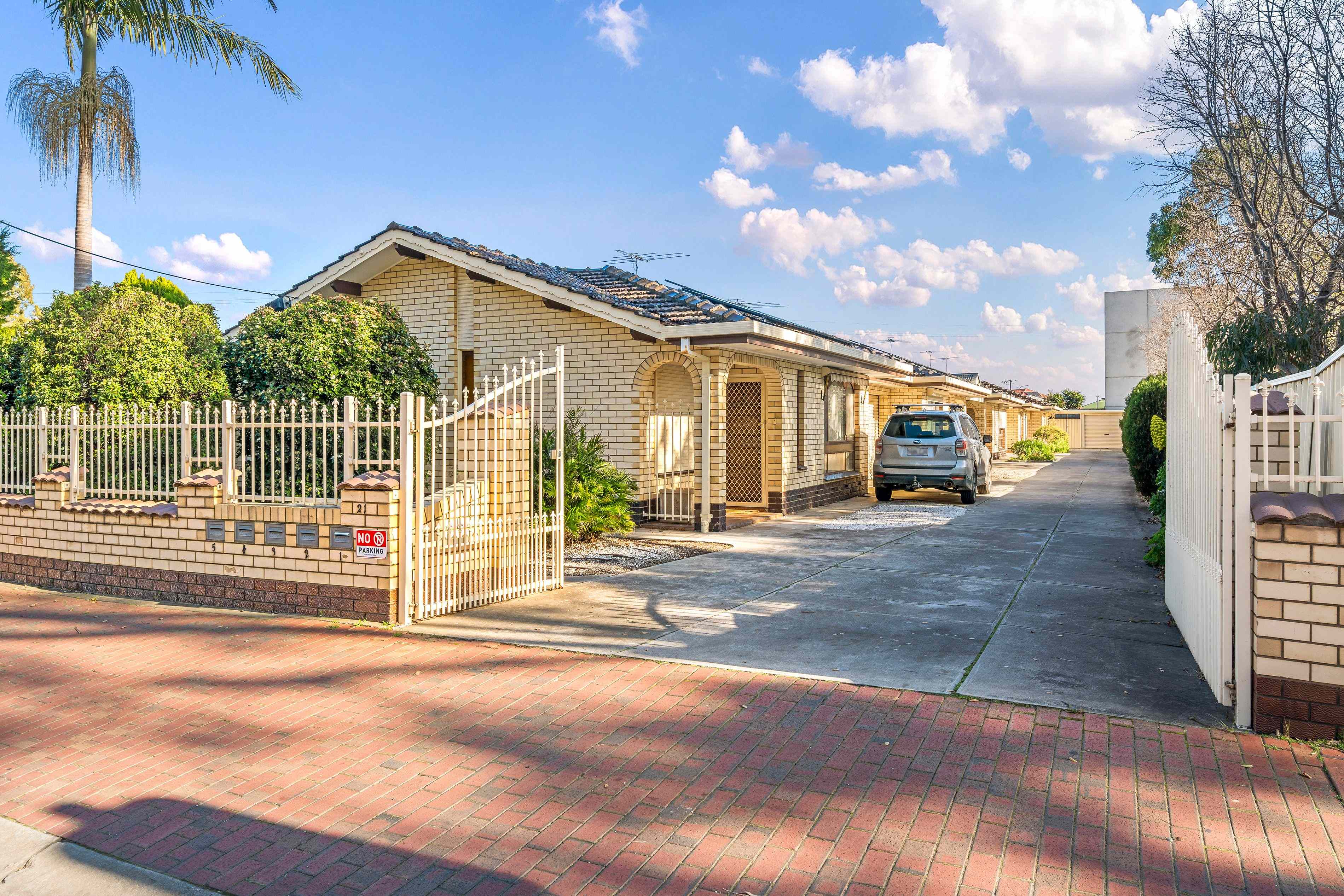 Prop-GPT: Unit: SA Woodville South, SA 5011 Charming renovated 2-Bedroom unit in a small group in Woodville South - Your Perfect Retreat Awaits!