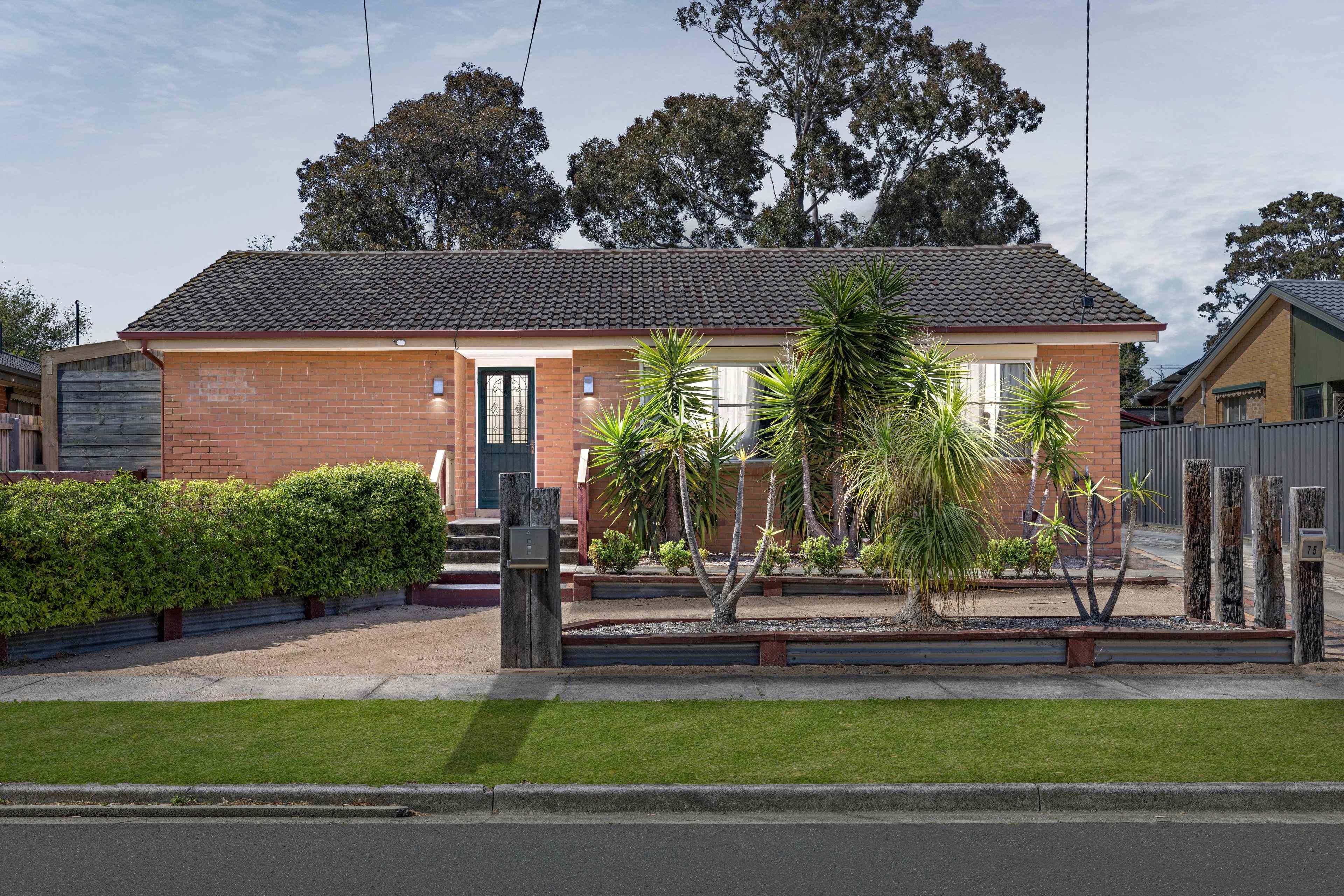 Prop-GPT: House: VIC Frankston North, VIC 3200 Family-Sized Comfort on a Generous 666m² Block With Subdivision Potential (STCA)