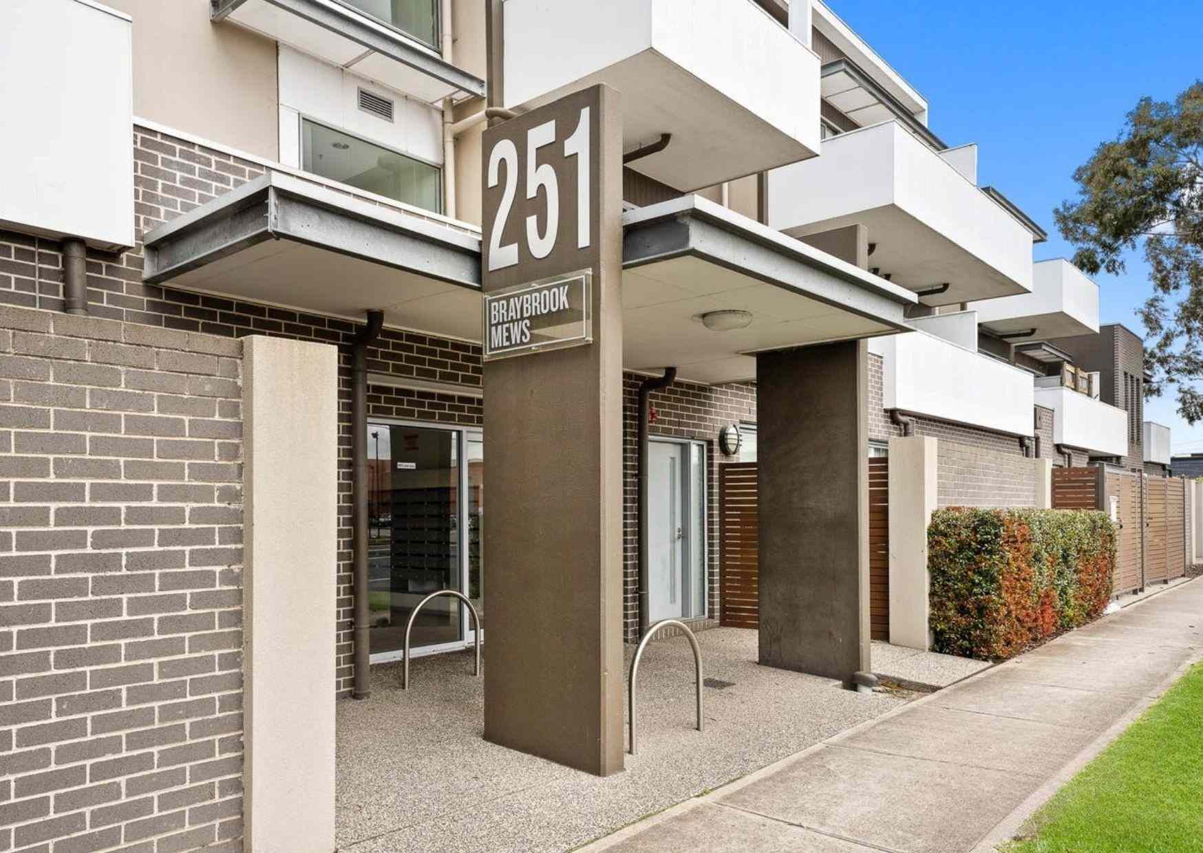 Prop-GPT: Apartment: VIC Braybrook, VIC 3019 Cosy, comfortable & central!