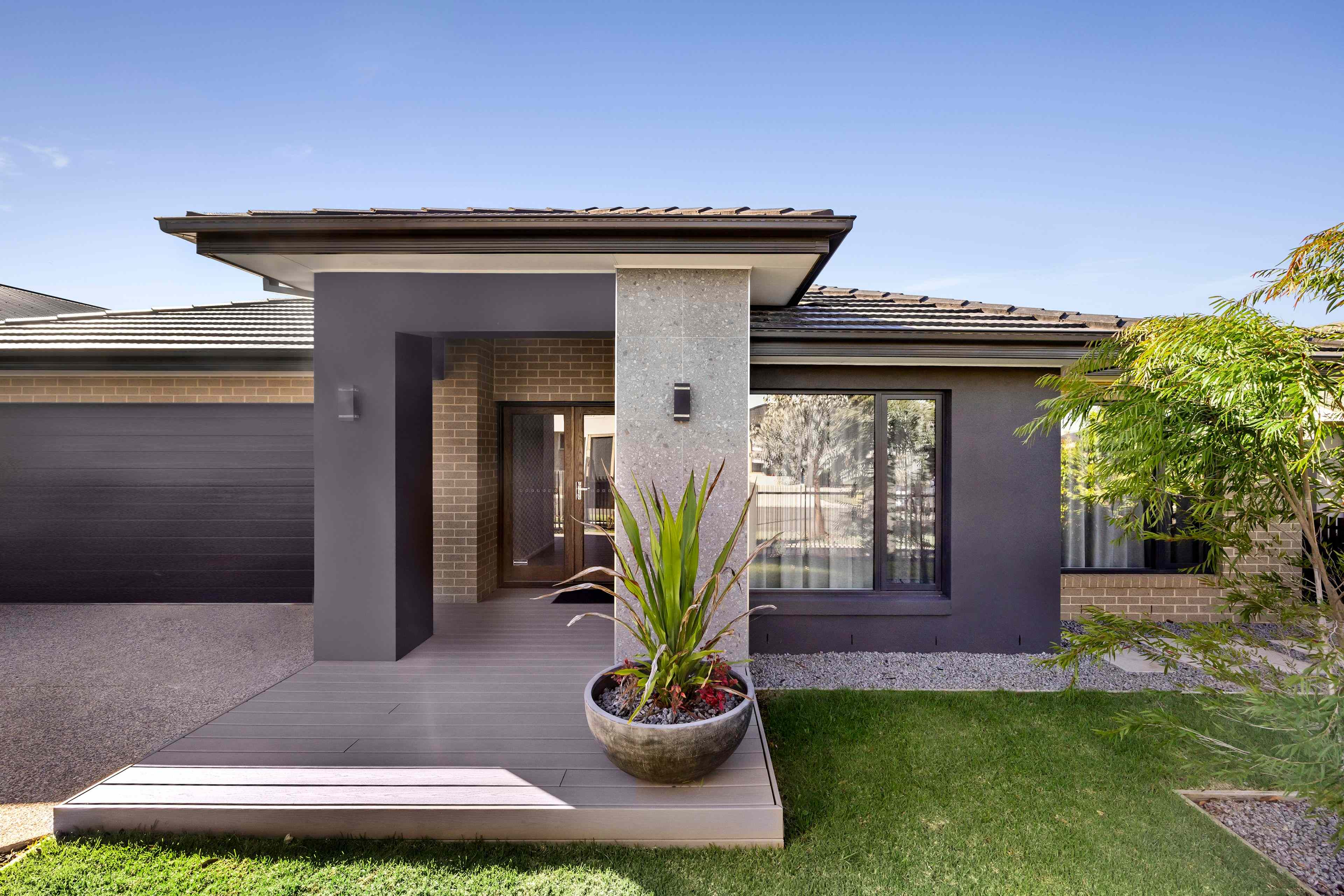 Prop-GPT: House: VIC Sunbury, VIC 3429 Modern Luxury & Family Comfort in the Heart of Redstone Estate