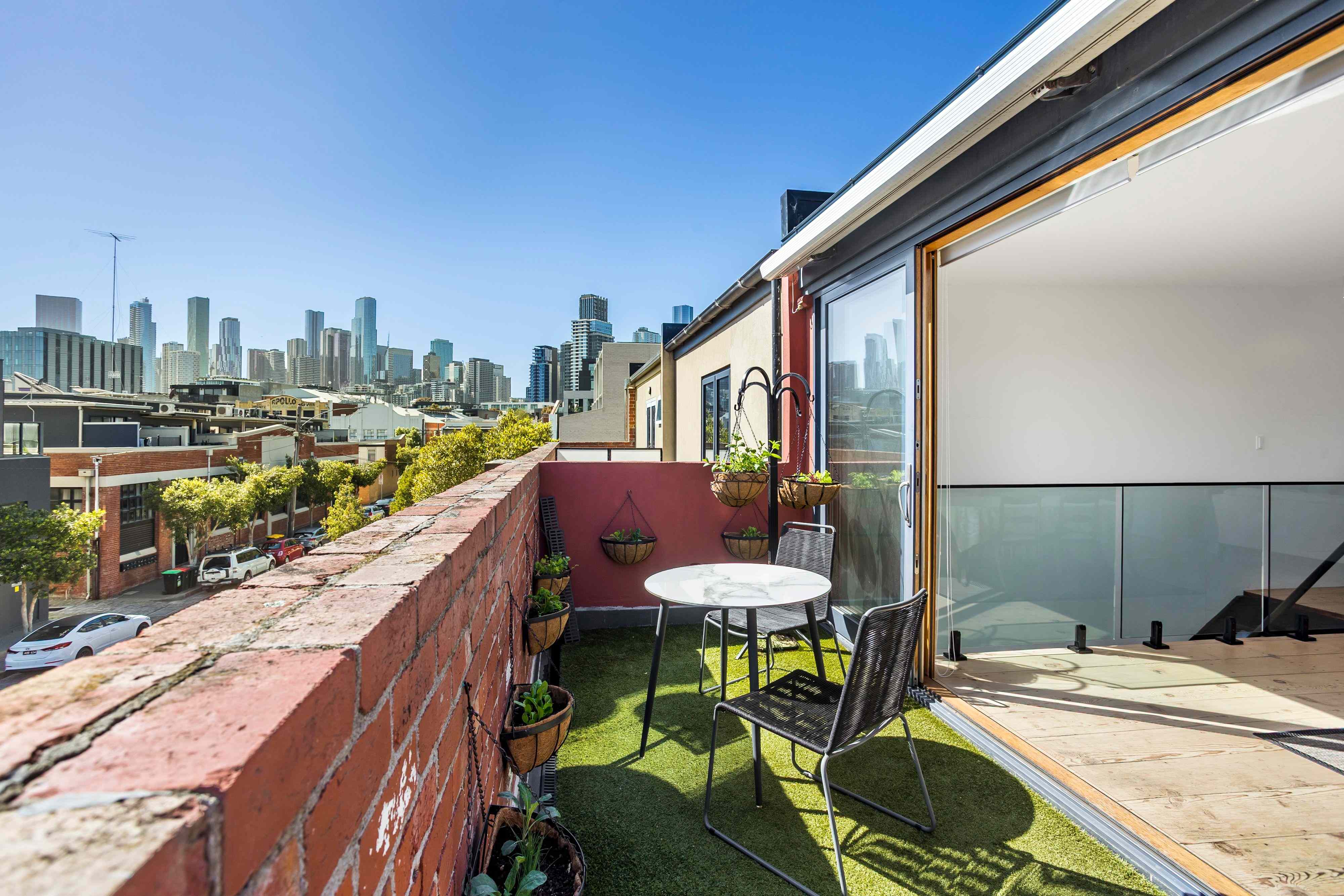 Prop-GPT: House: VIC West Melbourne, VIC 3003 Architectural City-Edge Townhouse!
