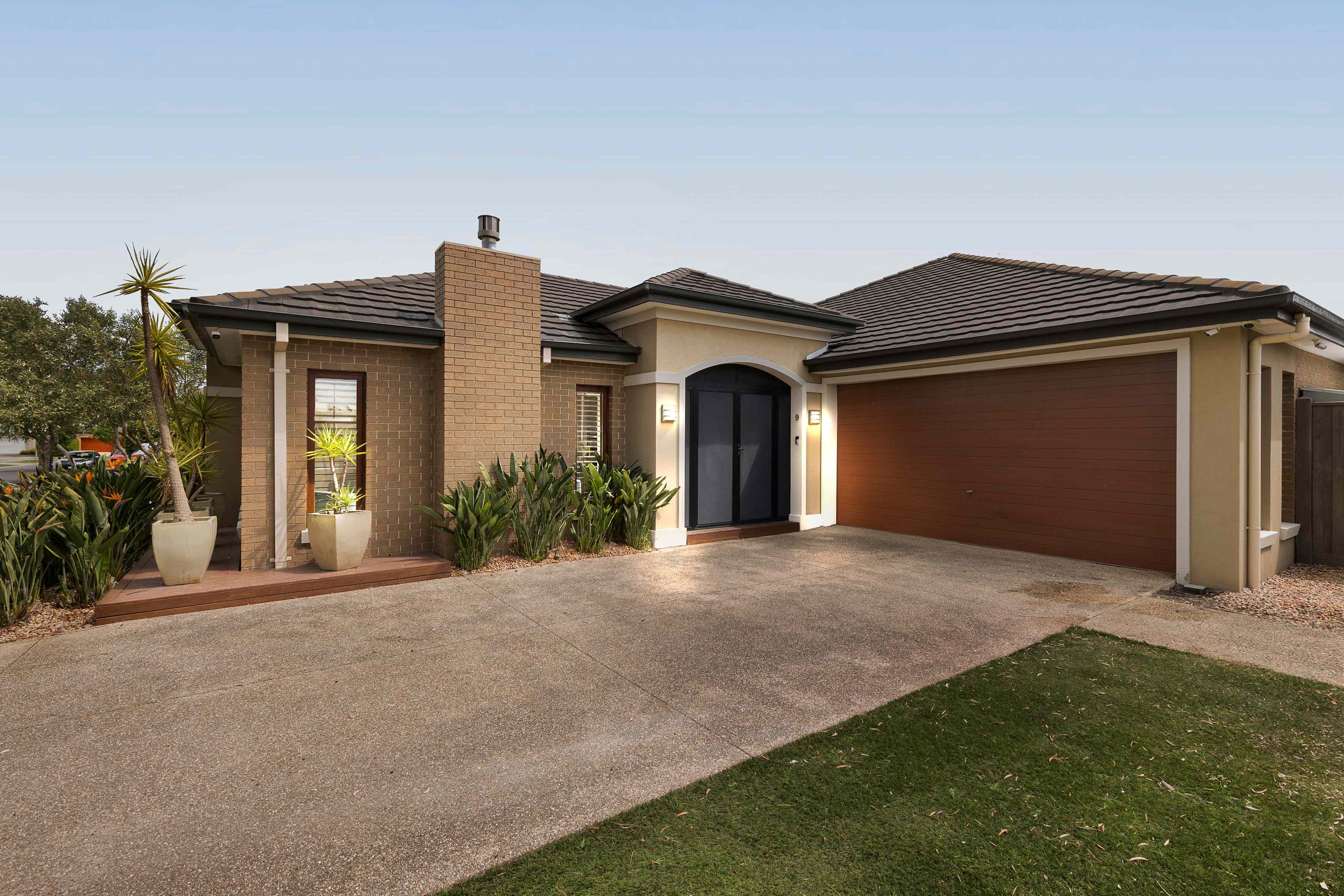 Prop-GPT: House: VIC Craigieburn, VIC 3064 An Exceptional North-Facing Residence of Space, Elegance & Lifestyle Convenience
