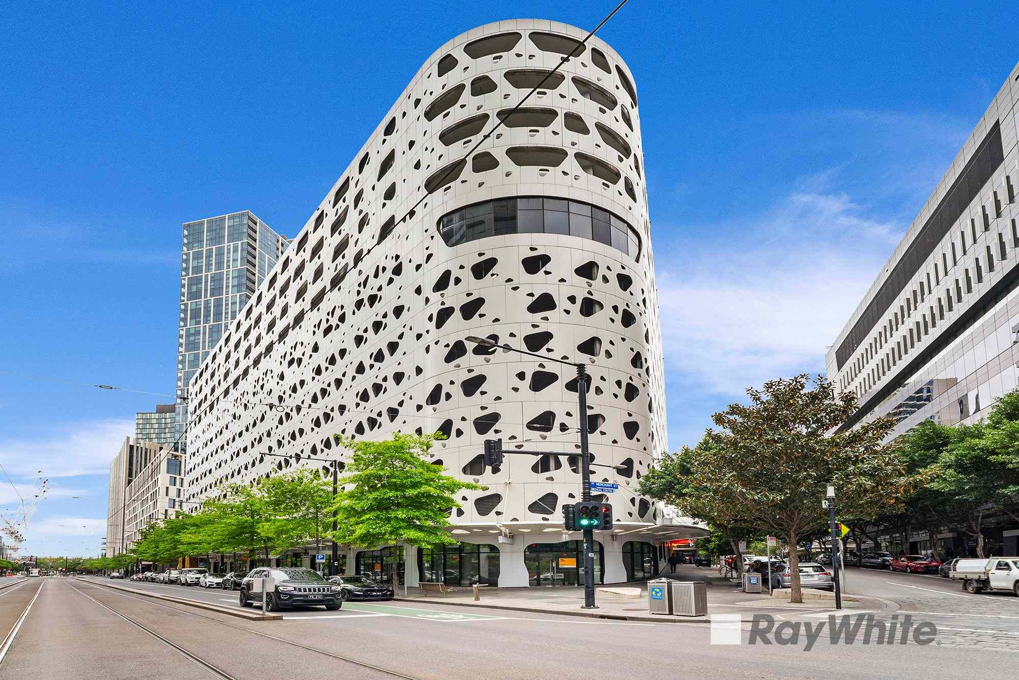 Prop-GPT: Apartment: VIC Docklands, VIC 3008 Stylish 2-Bedroom Apartment in the Heart of Docklands