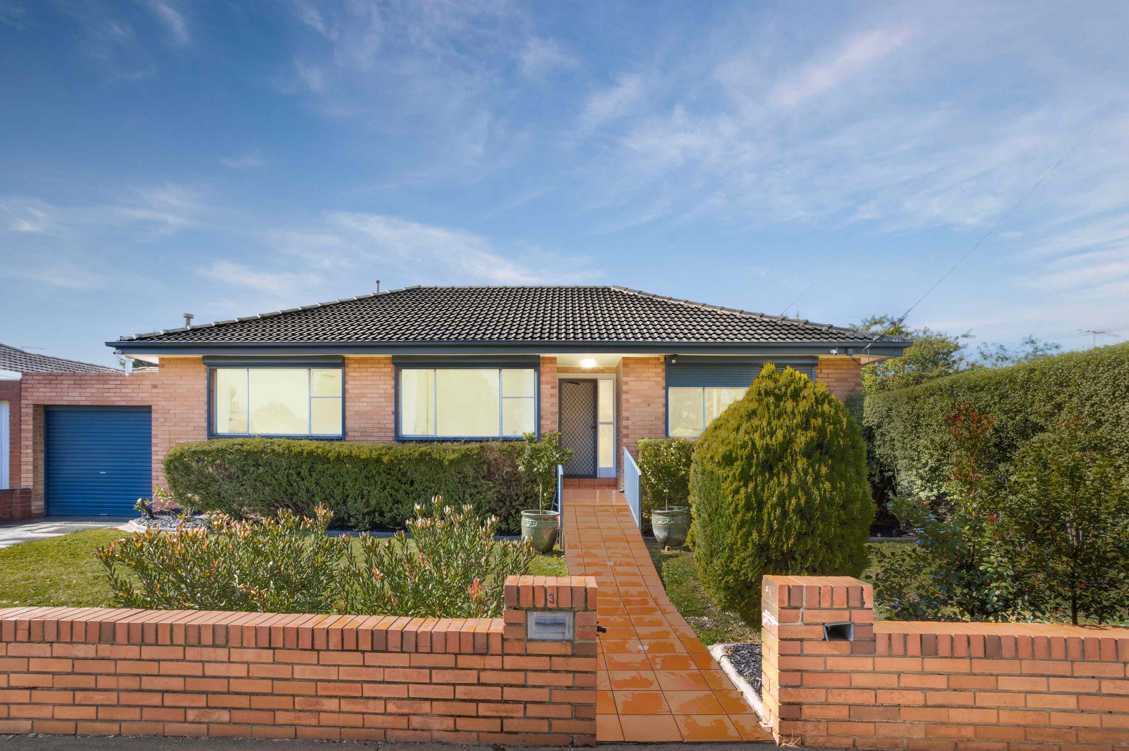 Prop-GPT: Unit: VIC Glen Huntly, VIC 3163 Effortless Charm in a Boutique Setting