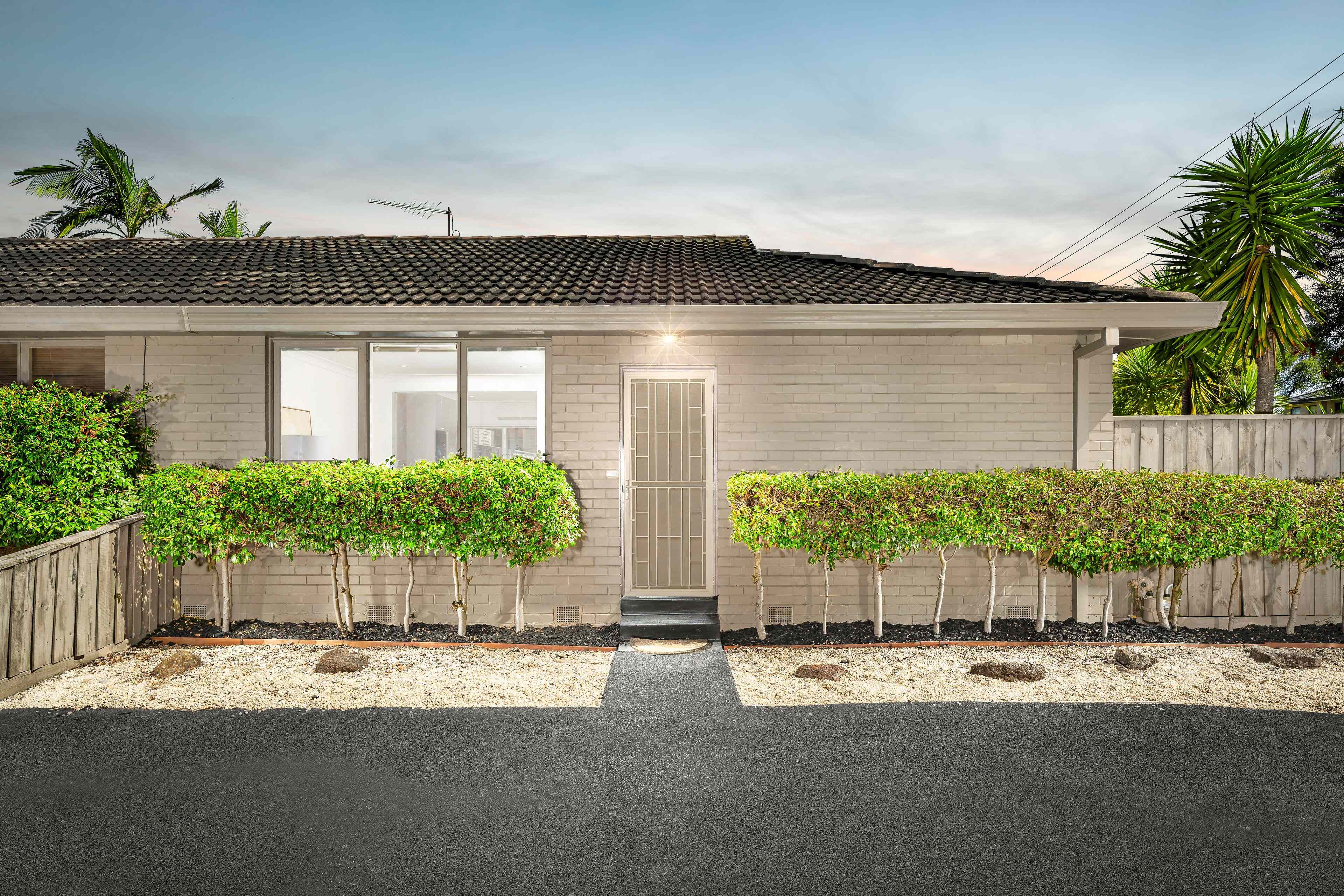 Prop-GPT: Unit: VIC Clayton South, VIC 3169 No Body Corp* Low-Maintenance Living in a Prime Location