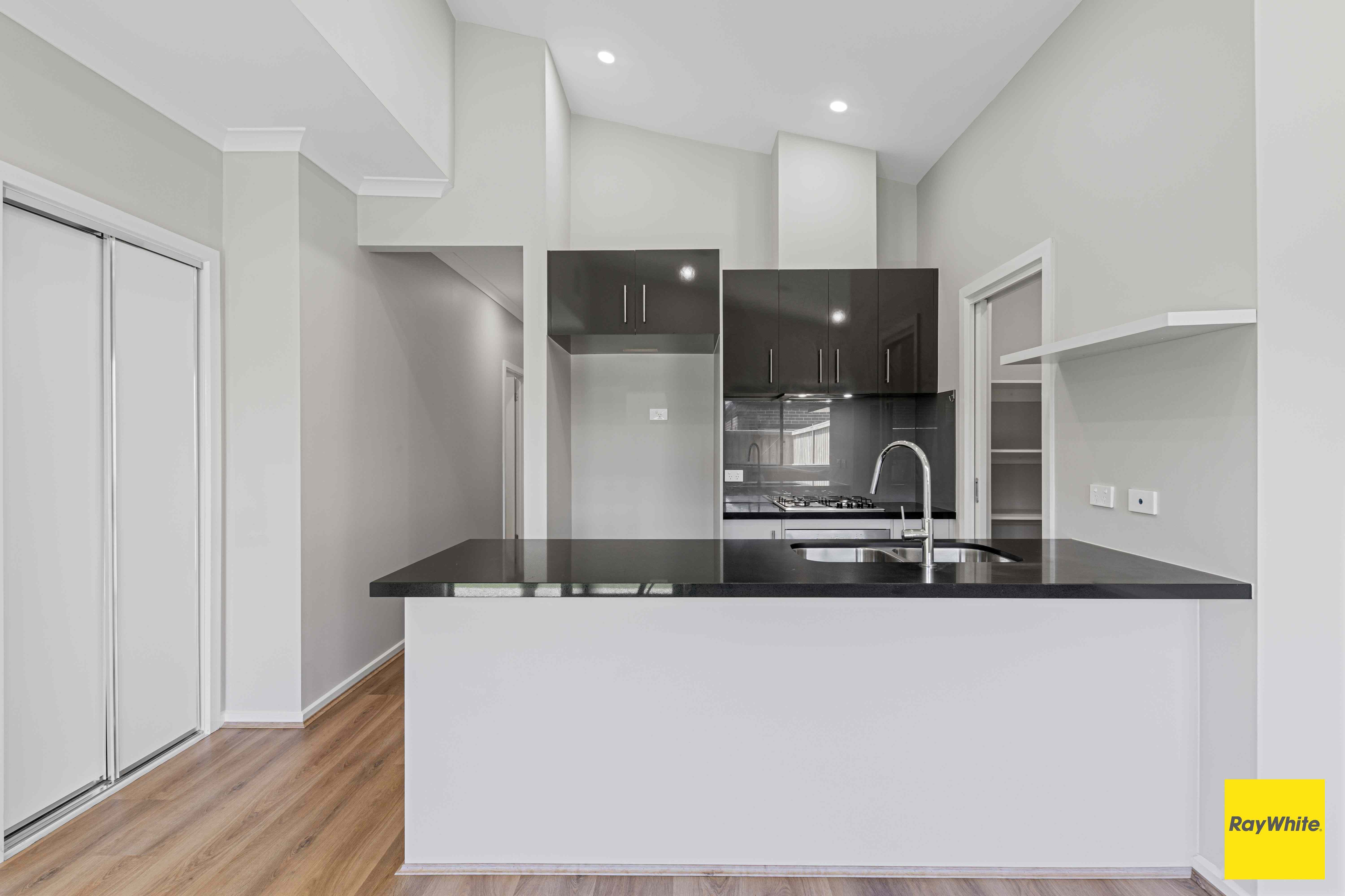 Prop-GPT: House: VIC Tarneit, VIC 3029 Modern Comfort Meets Effortless Family Living in Tarneit!