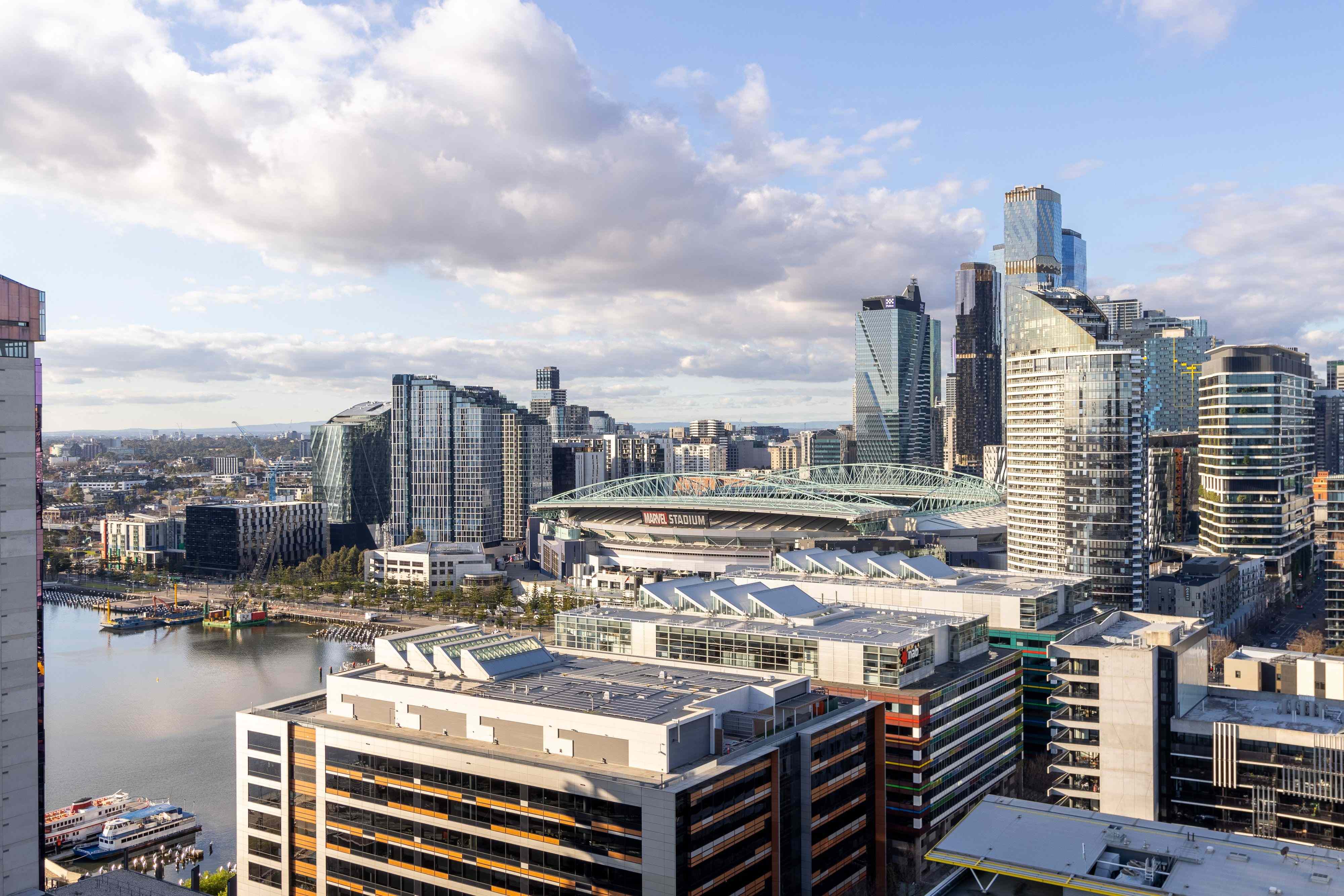 Prop-GPT: Apartment: VIC Docklands, VIC 3008 Ultimate city living experience