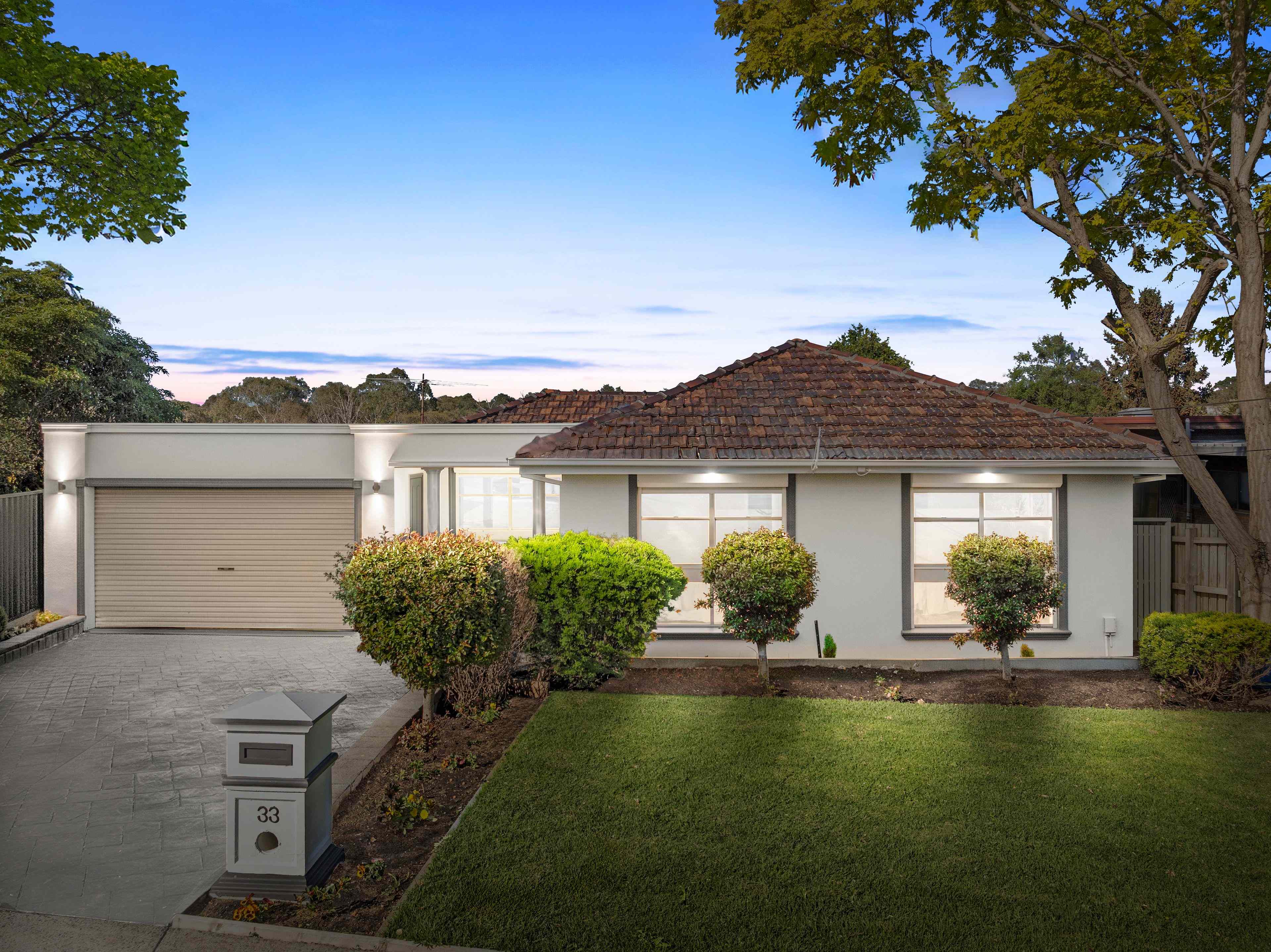 Prop-GPT: House: VIC South Morang, VIC 3752 Luxury, Lifestyle & Location