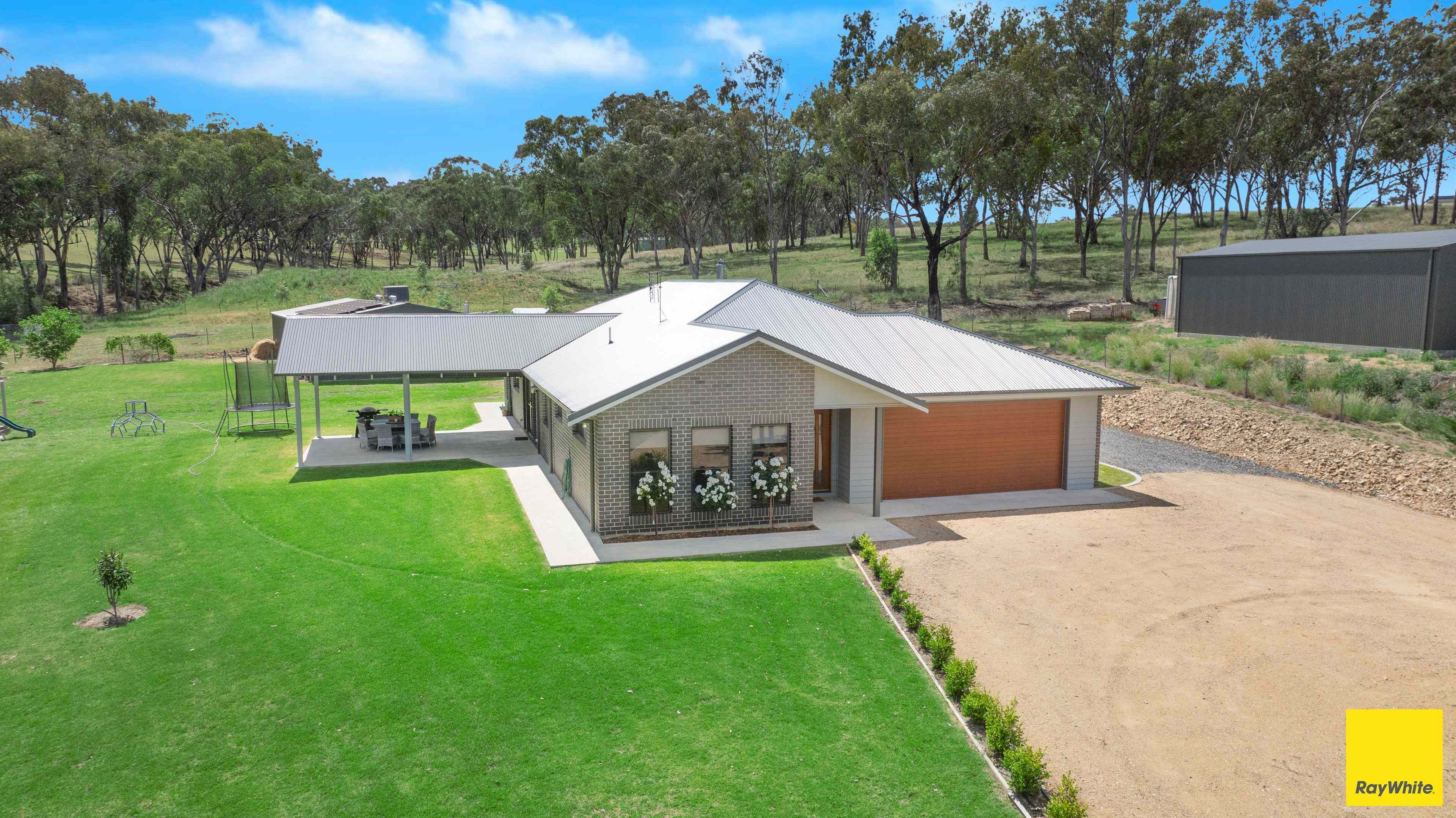 Prop-GPT: Acreage/Semi-Rural: NSW Inverell, NSW 2360 'Immaculate Modern Acreage in Runnymede Heights'