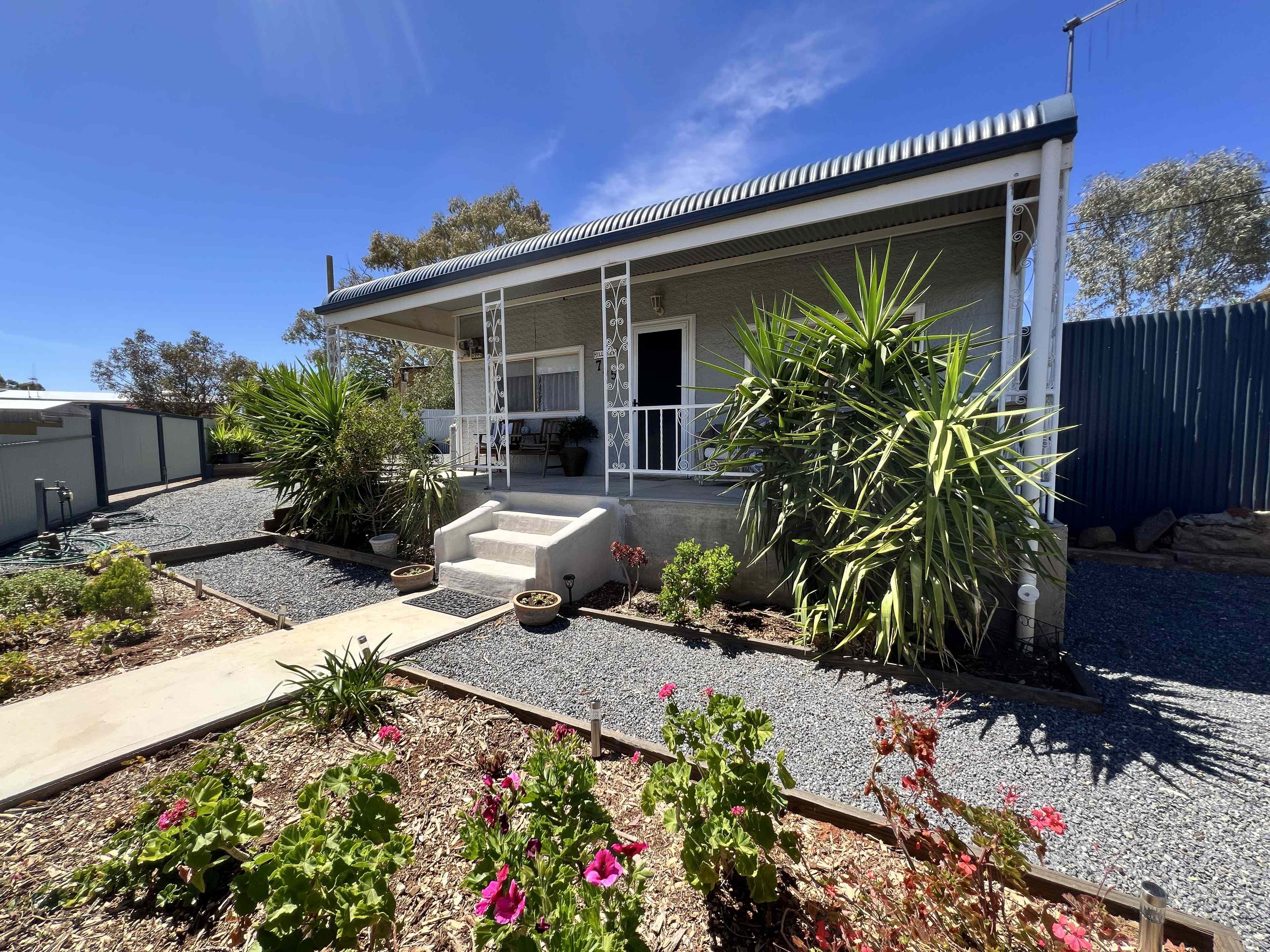 Prop-GPT: House: NSW South Broken Hill, NSW 2880 Completely Renovated from Front to Back