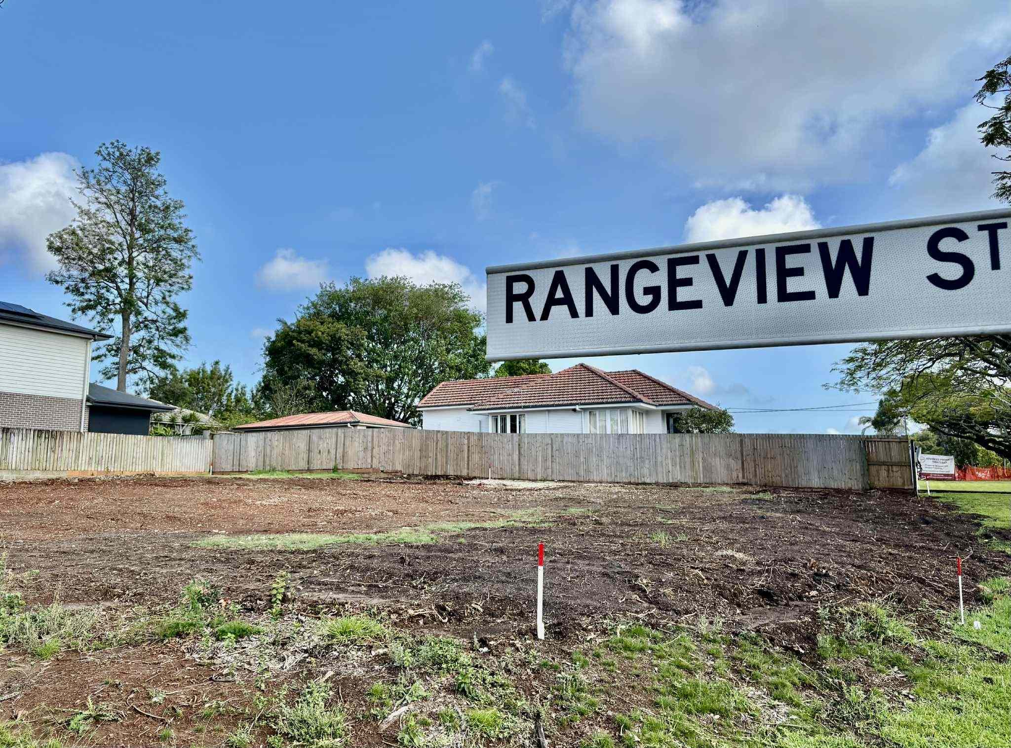 Prop-GPT: Land: QLD Aspley, QLD 4034 VACANT LAND IN PRESTIGIOUS RANGEVIEW