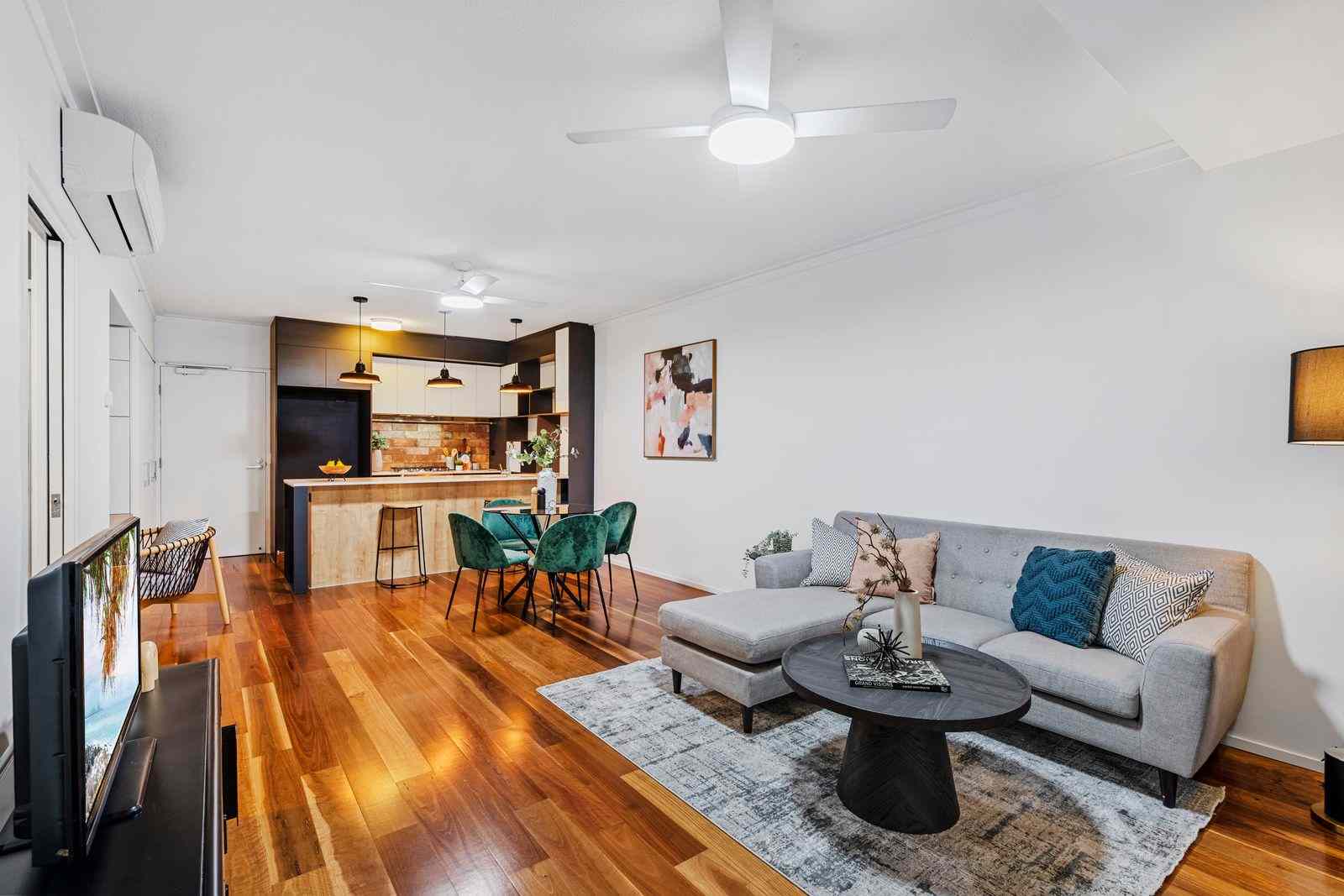 Prop-GPT: Unit: QLD West End, QLD 4101 Stylish Ground Floor Apartment