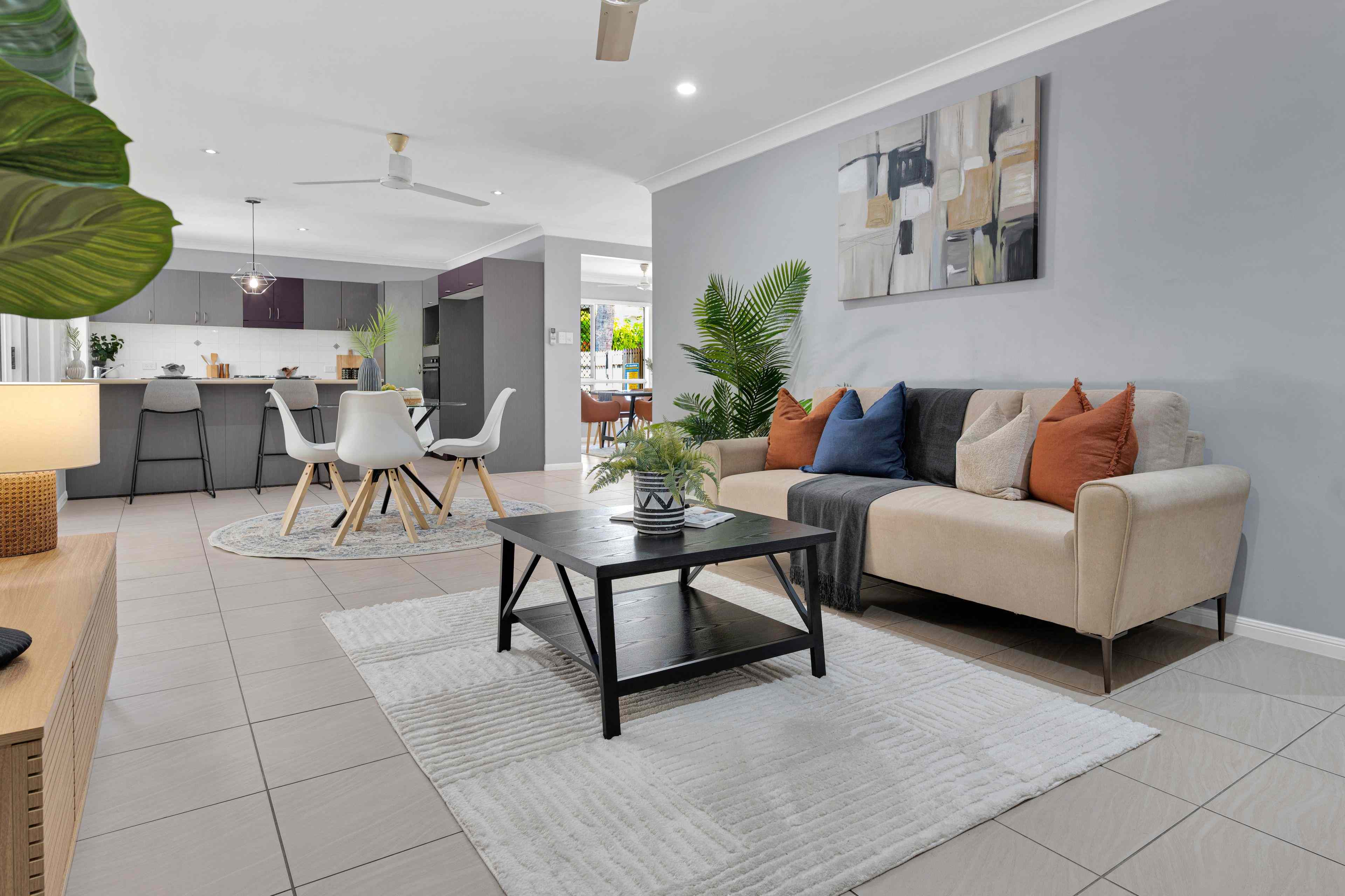 Prop-GPT: House: QLD Mount Louisa, QLD 4814 Live the Mount Louisa Dream - Spacious, Stylish, Sunlit!