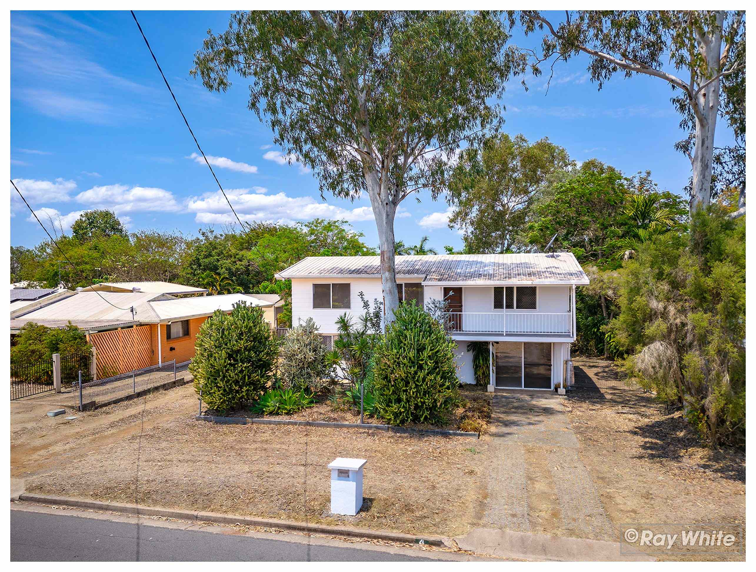 Prop-GPT: House: QLD Gracemere, QLD 4702 Modern Family Living with Dual-Level Versatility and a Pool