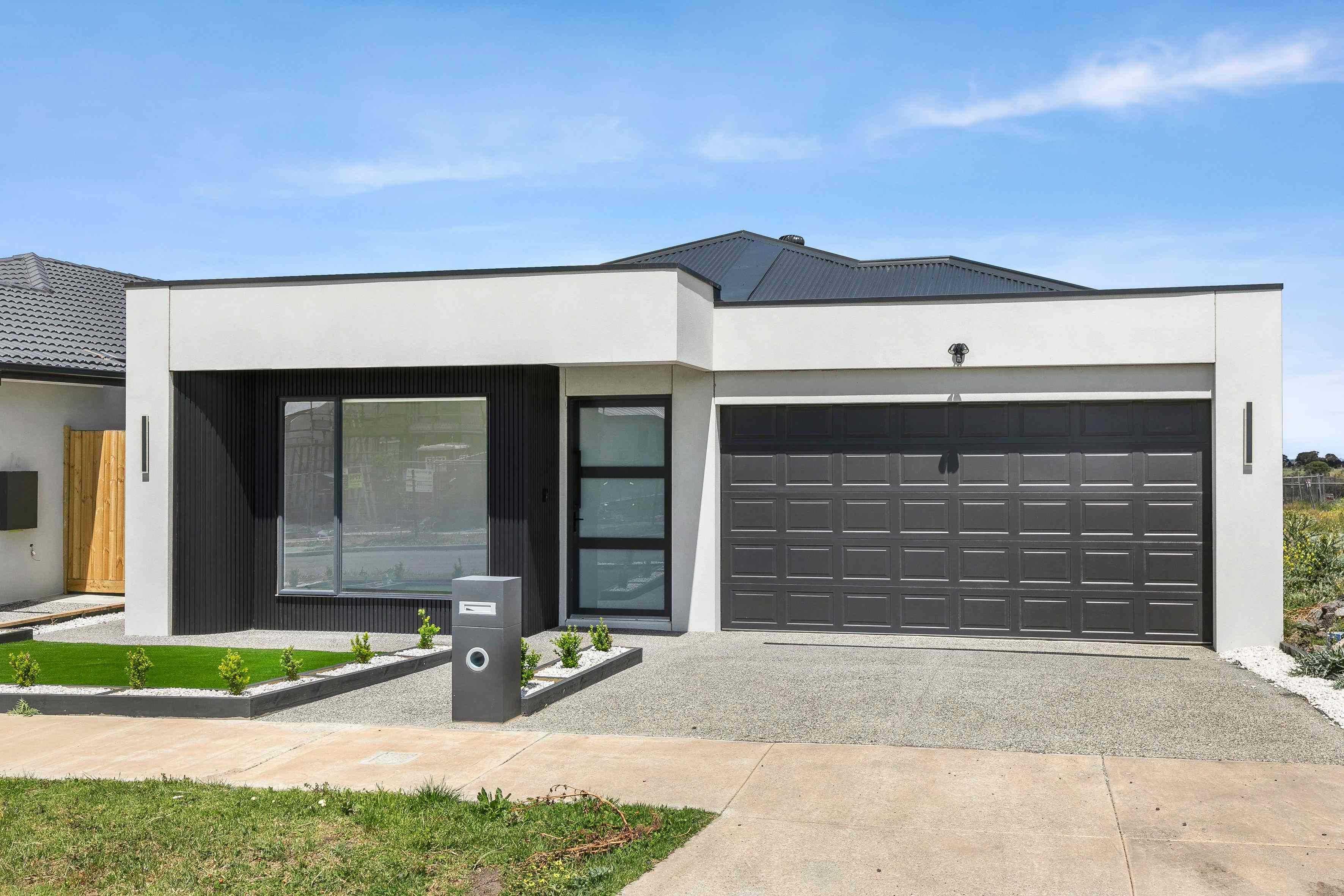 Prop-GPT: Other: VIC Sunbury, VIC 3429 Stylish Family Living in a Sought-After Sunbury Pocket