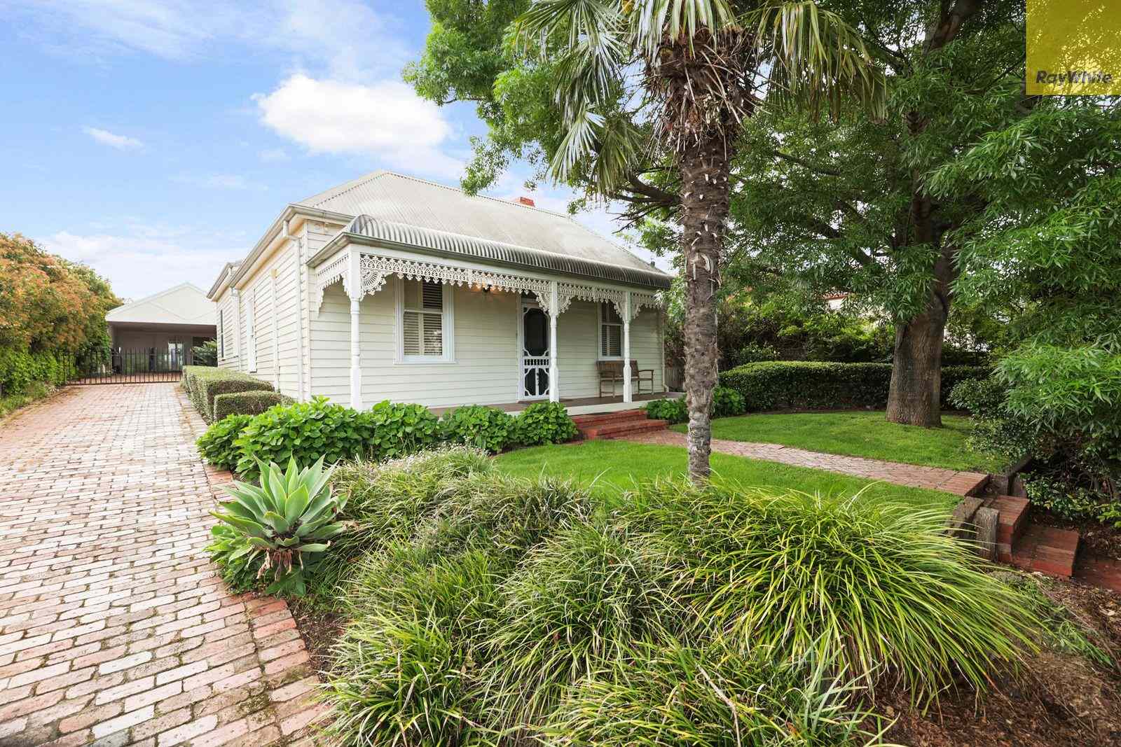 Prop-GPT: House: VIC Bacchus Marsh, VIC 3340 CENTRAL CHARACTER HOME WITH MODERN FLAIR