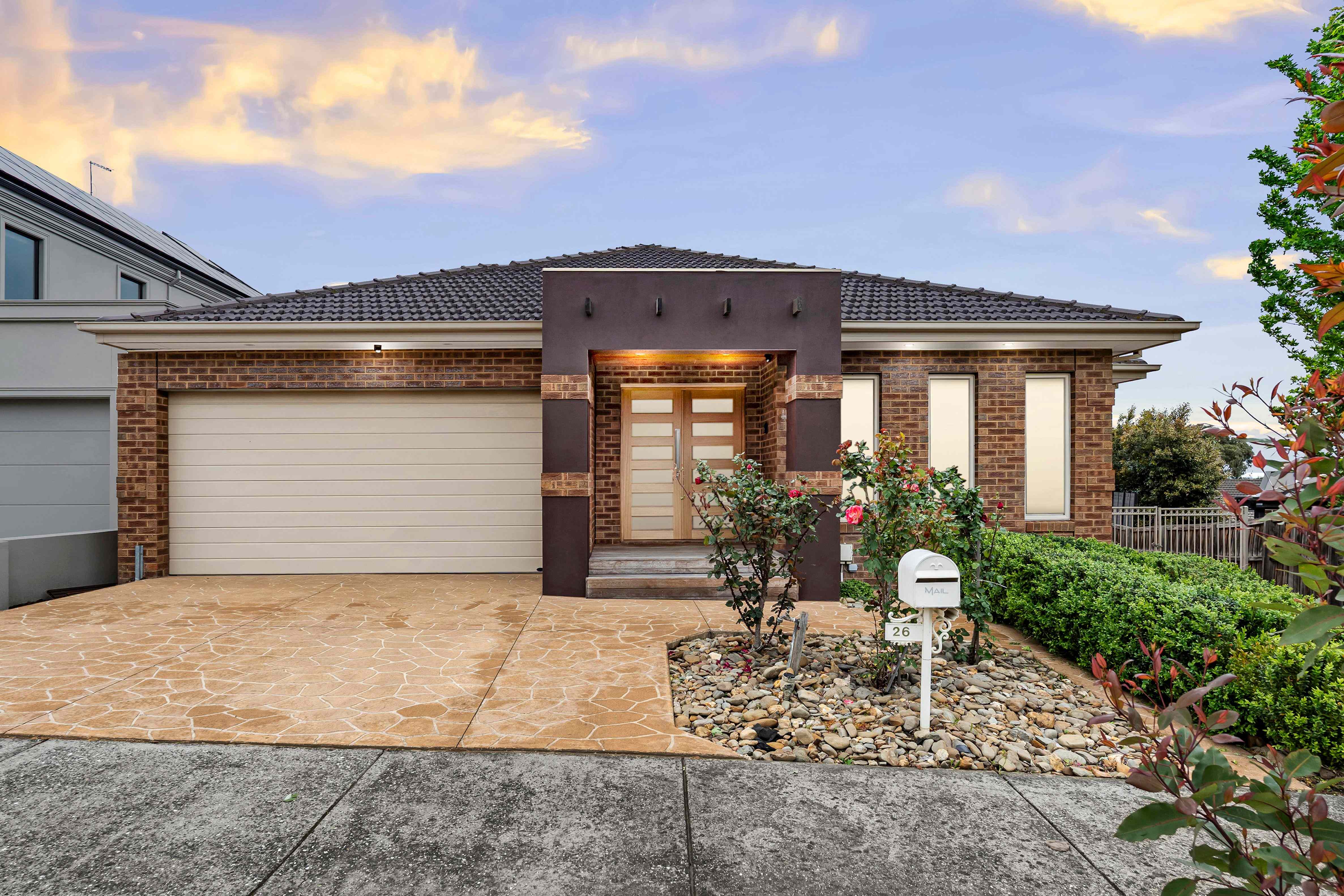 Prop-GPT: House: VIC South Morang, VIC 3752 Luxury Family Living with Space, Style and Flexibility