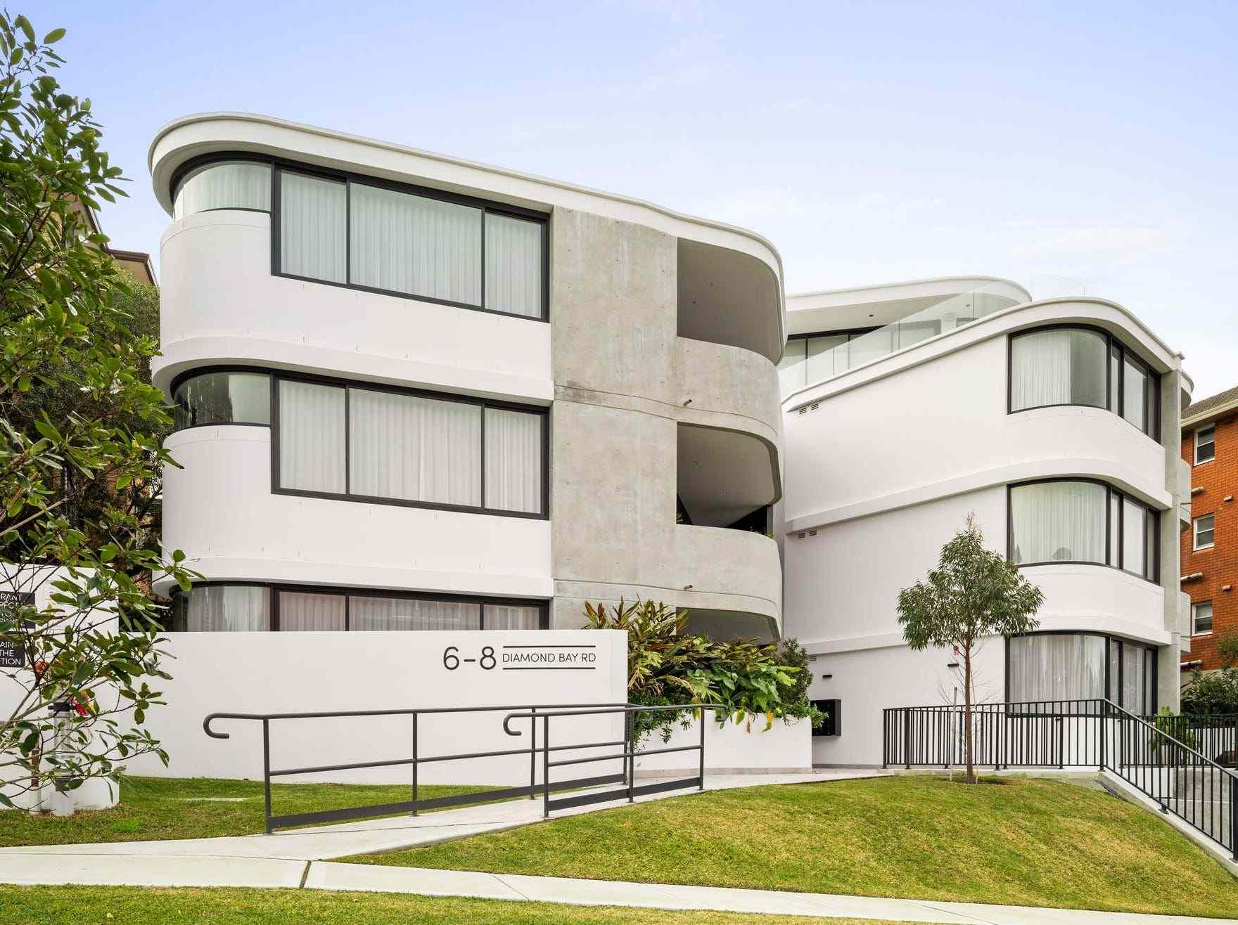 Prop-GPT: Apartment: NSW Vaucluse, NSW 2030 Modern Apartment Living in a Boutique Coastal Setting