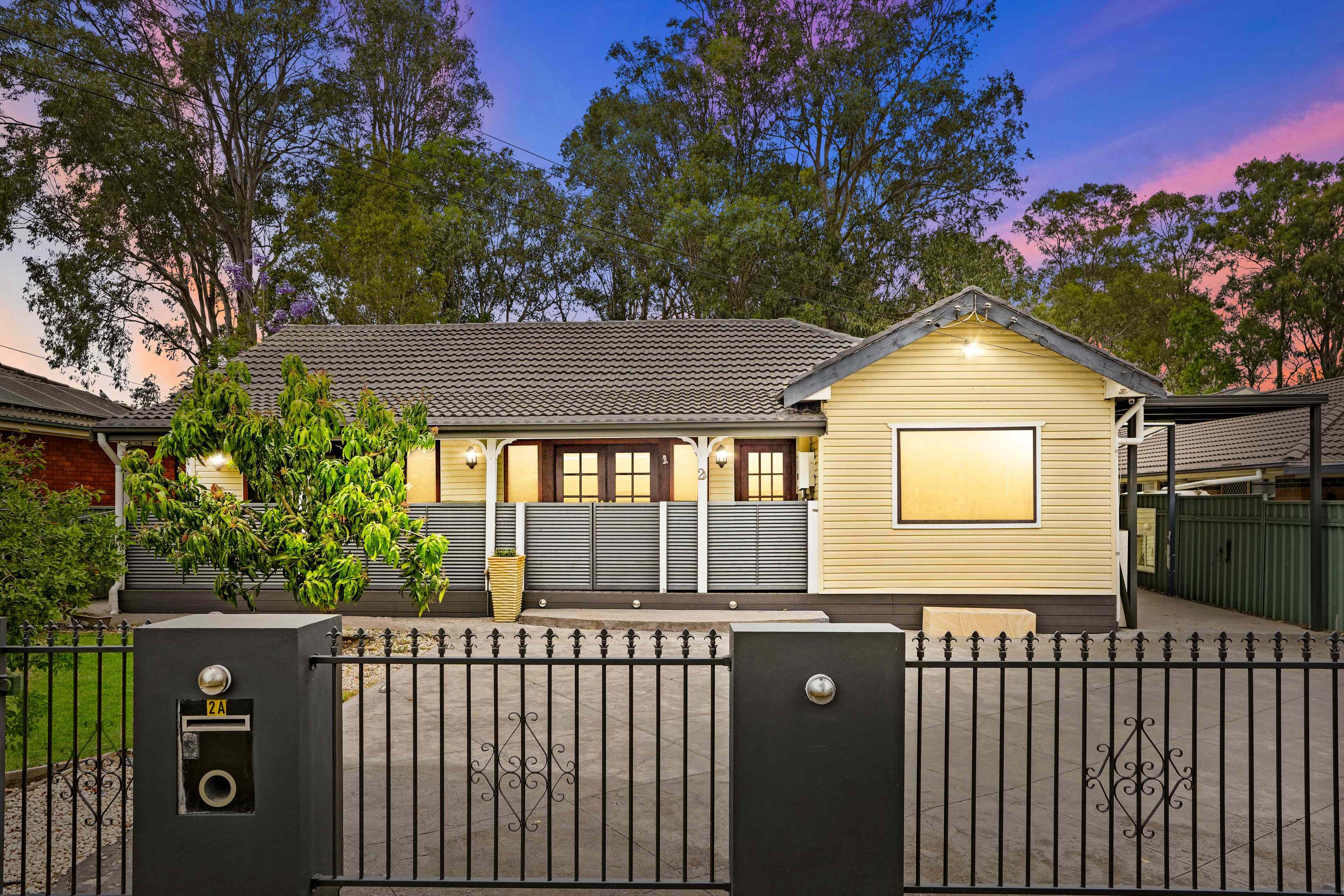 Prop-GPT: House: NSW Kingswood, NSW 2747 Spacious 5-Bedroom Family Oasis with Indoor Pool, Dual Kitchens & Private Master Suite