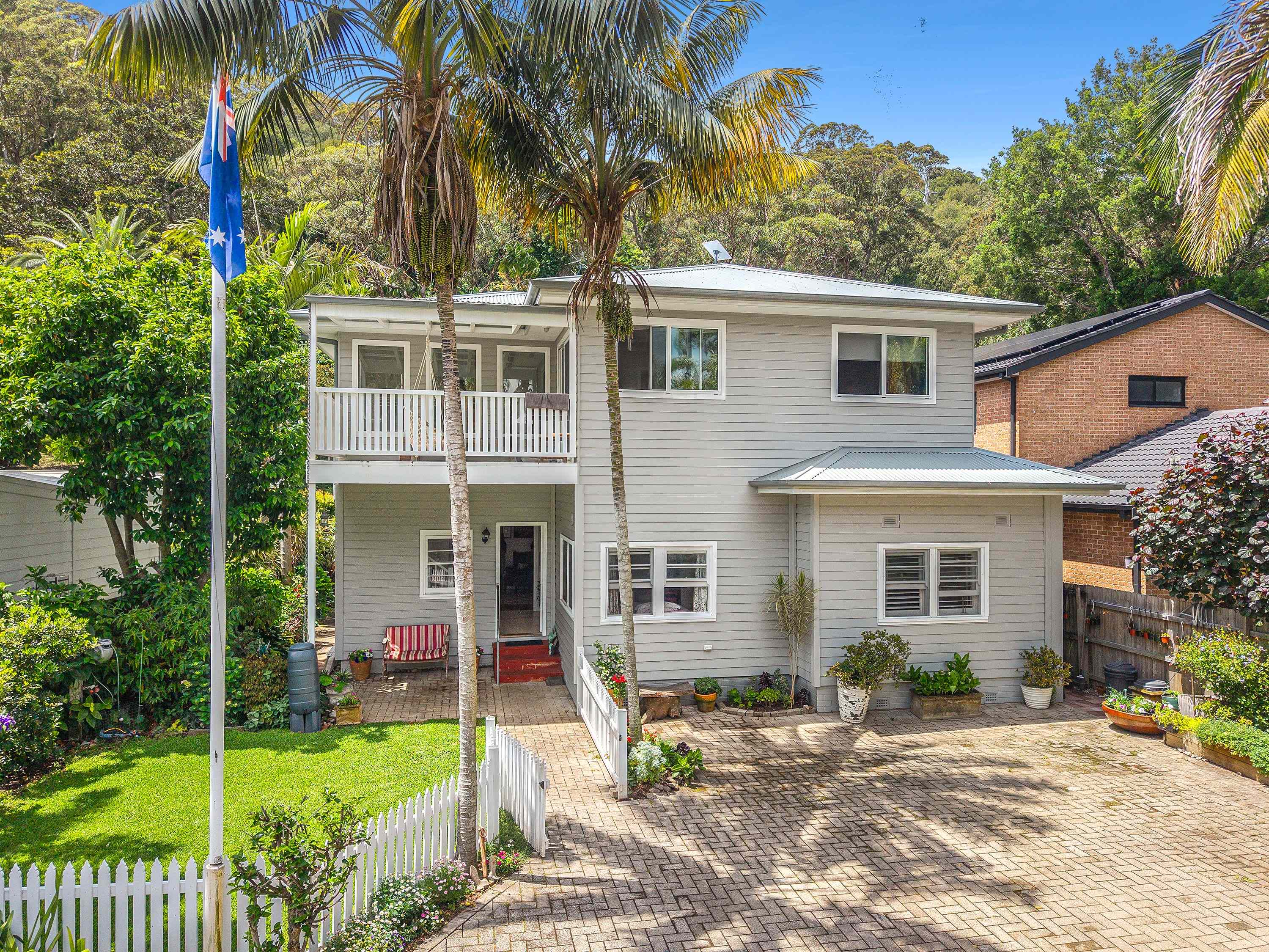Prop-GPT: House: NSW Palm Beach, NSW 2108 Two Homes, Footsteps to Everything, Multi-Generational Palm Beach Living