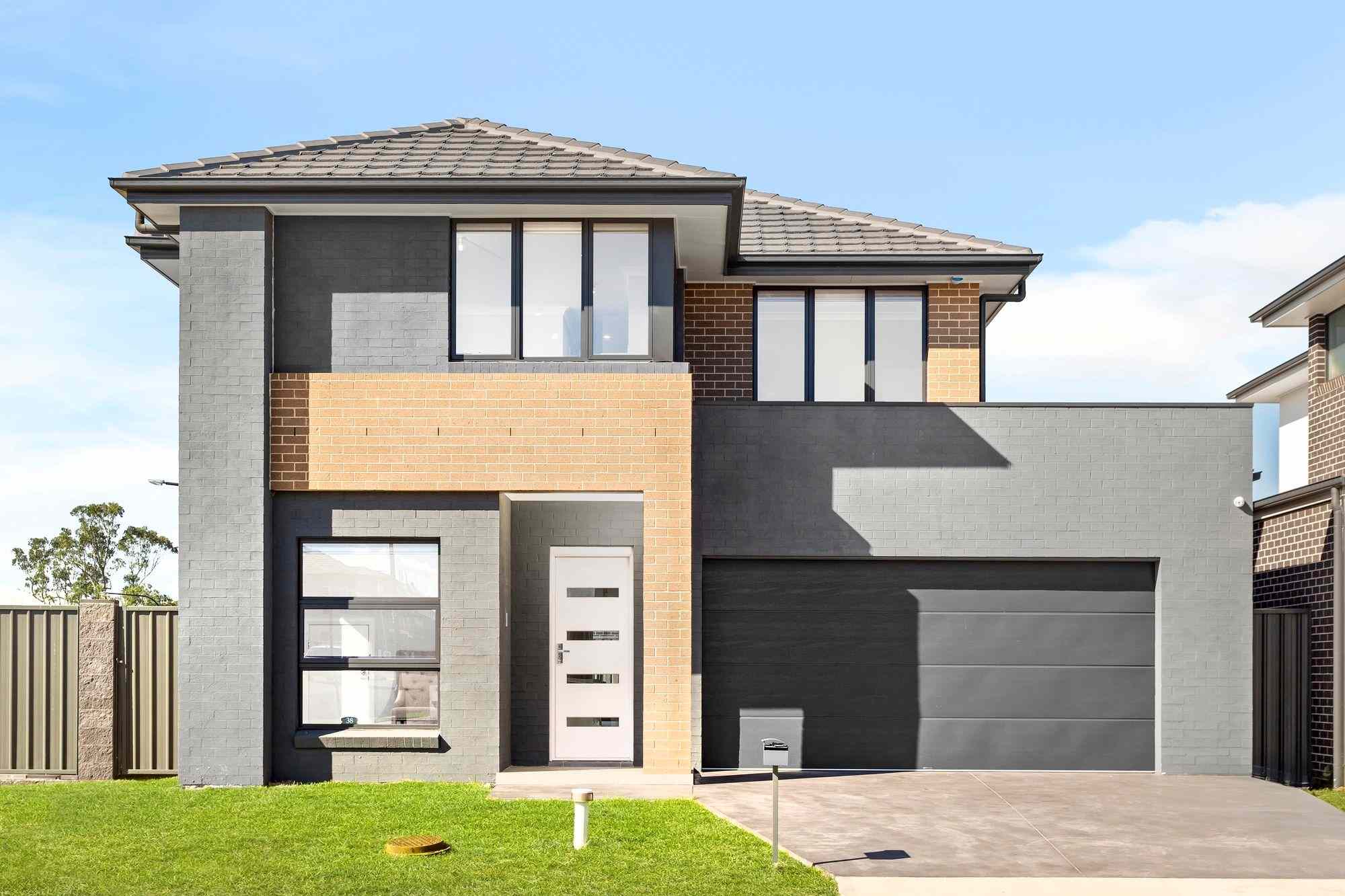 Prop-GPT: House: NSW Marsden Park, NSW 2765 Near New, Corner positioned immaculate family home on 434 SQM with an oversized pool in the heart of Melonba!