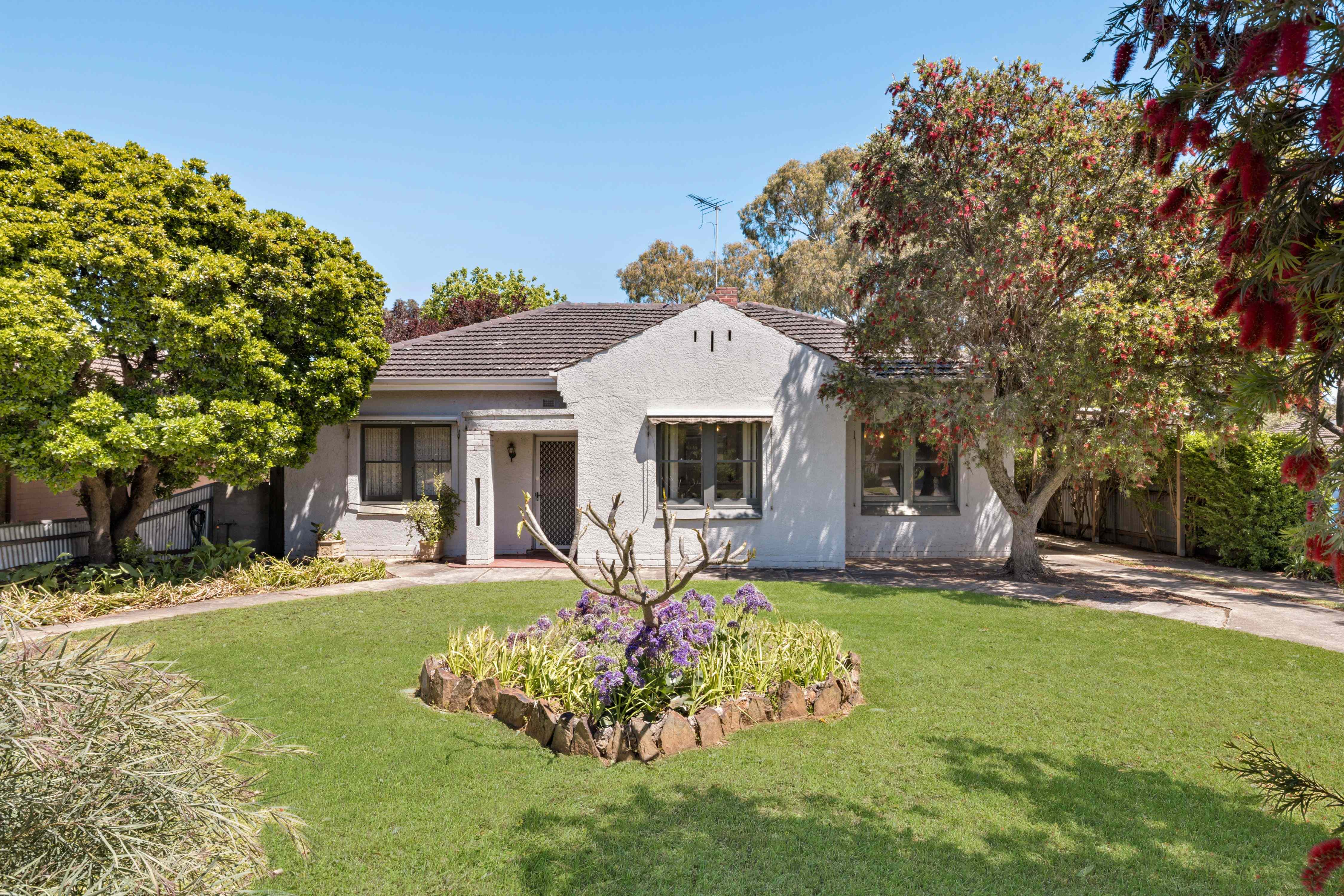 MID-CENTURY ART-DECO ABODE ON 848sqm ALLOTMENT!: SA Tranmere, SA 5073 House | Prop-GPT the AI-Powered Property Portal