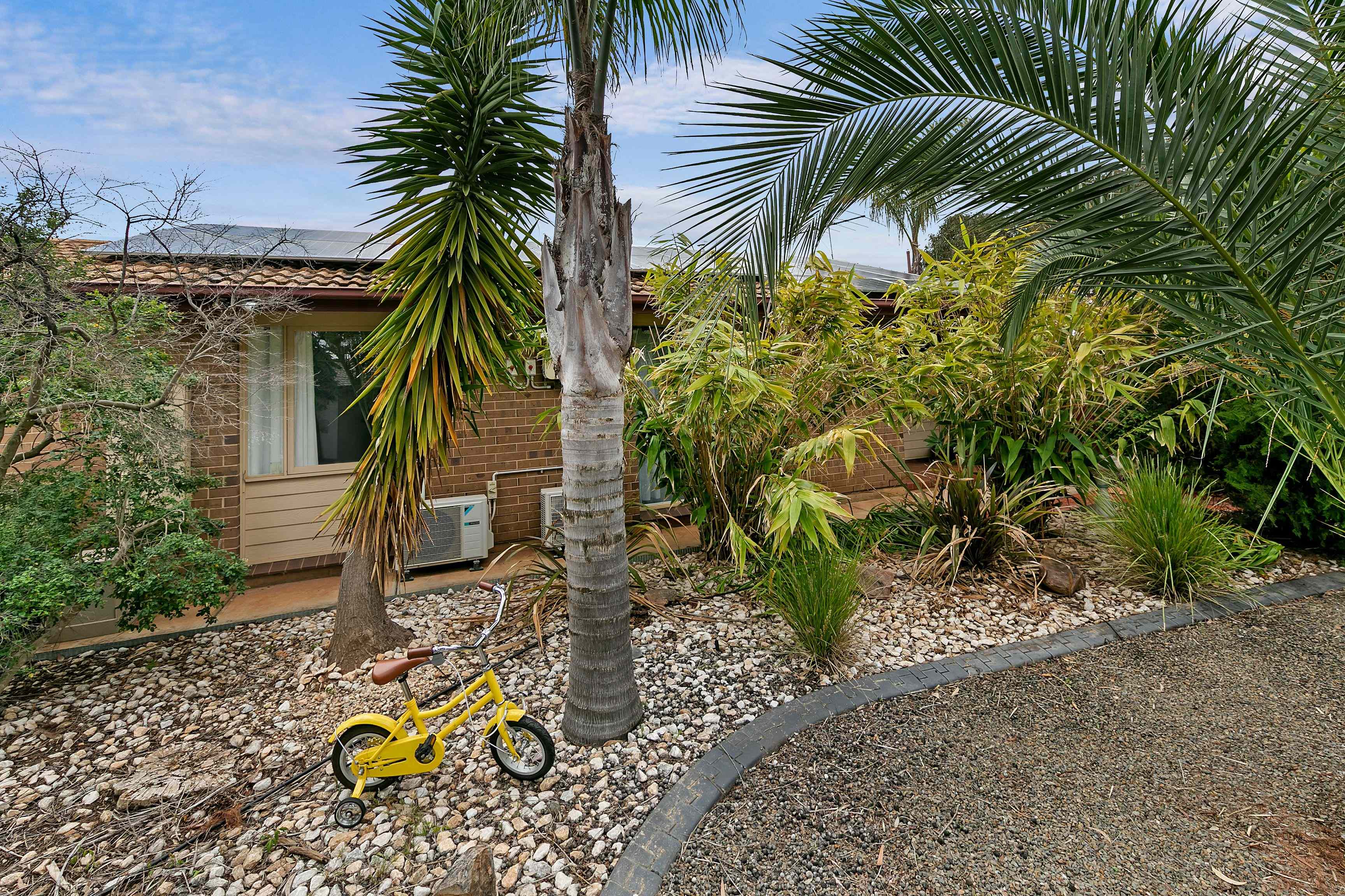 Prop-GPT: House: SA Evanston Gardens, SA 5116 Affordable Living with Everyday Convenience