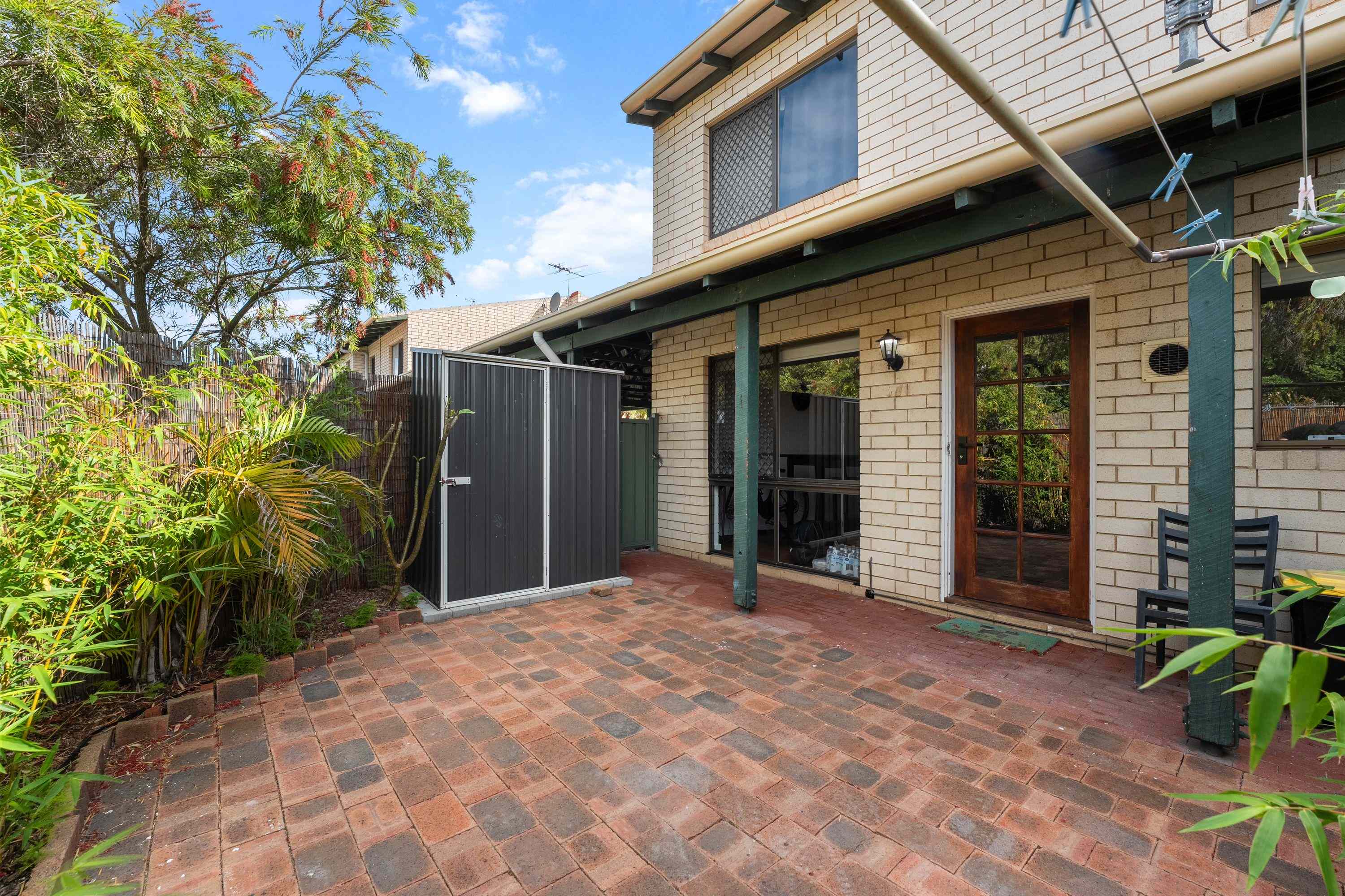 LOCATED IN THE HEART OF ROCKINGHAM, CLOSE TO ALL AMENITIES!: WA East Rockingham, WA 6168 Townhouse | Prop-GPT the AI-Powered Property Portal
