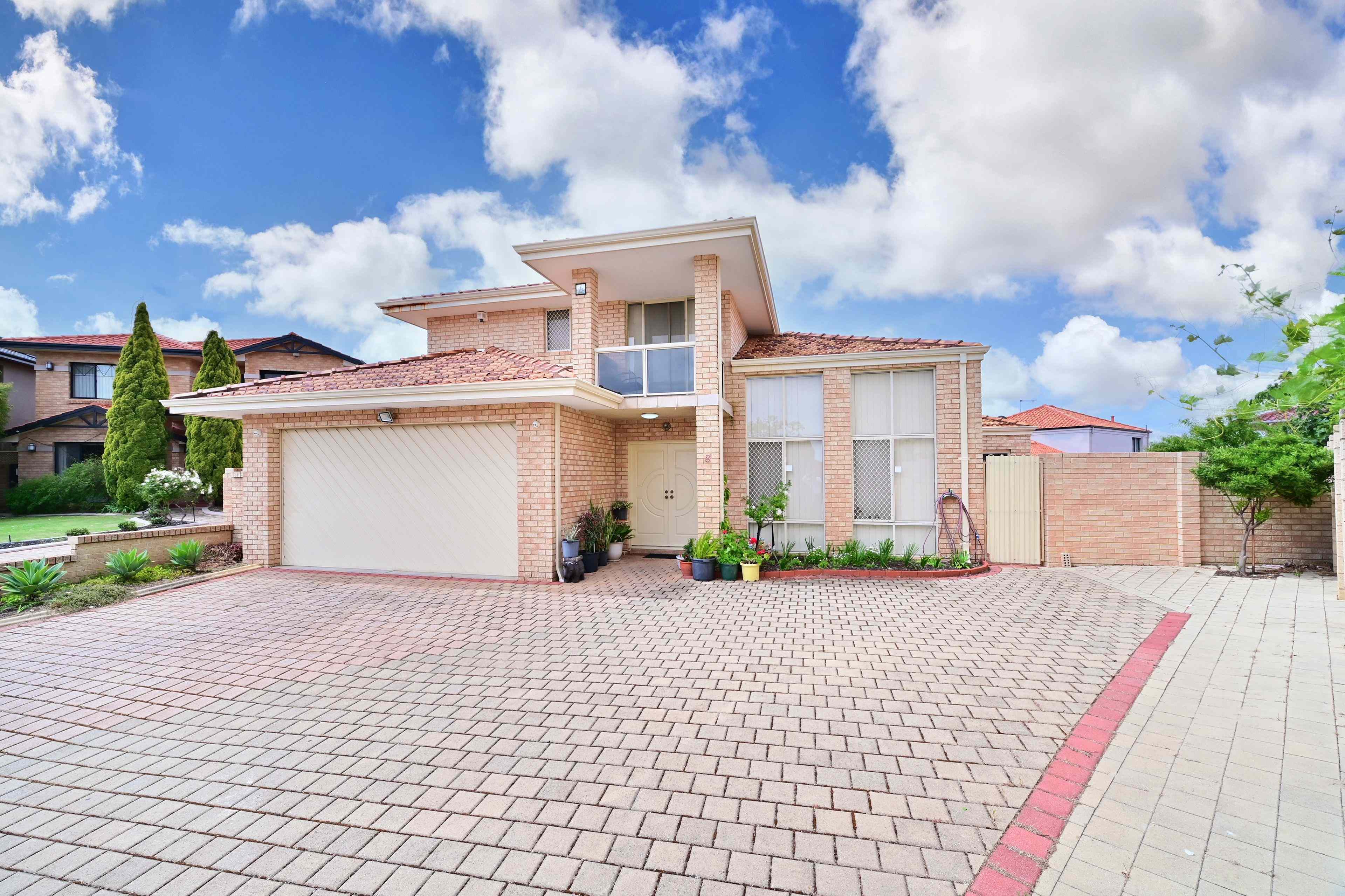 Prop-GPT: House: WA Dianella, WA 6059 Style & Sophistication with Granny Flat/ Studio!