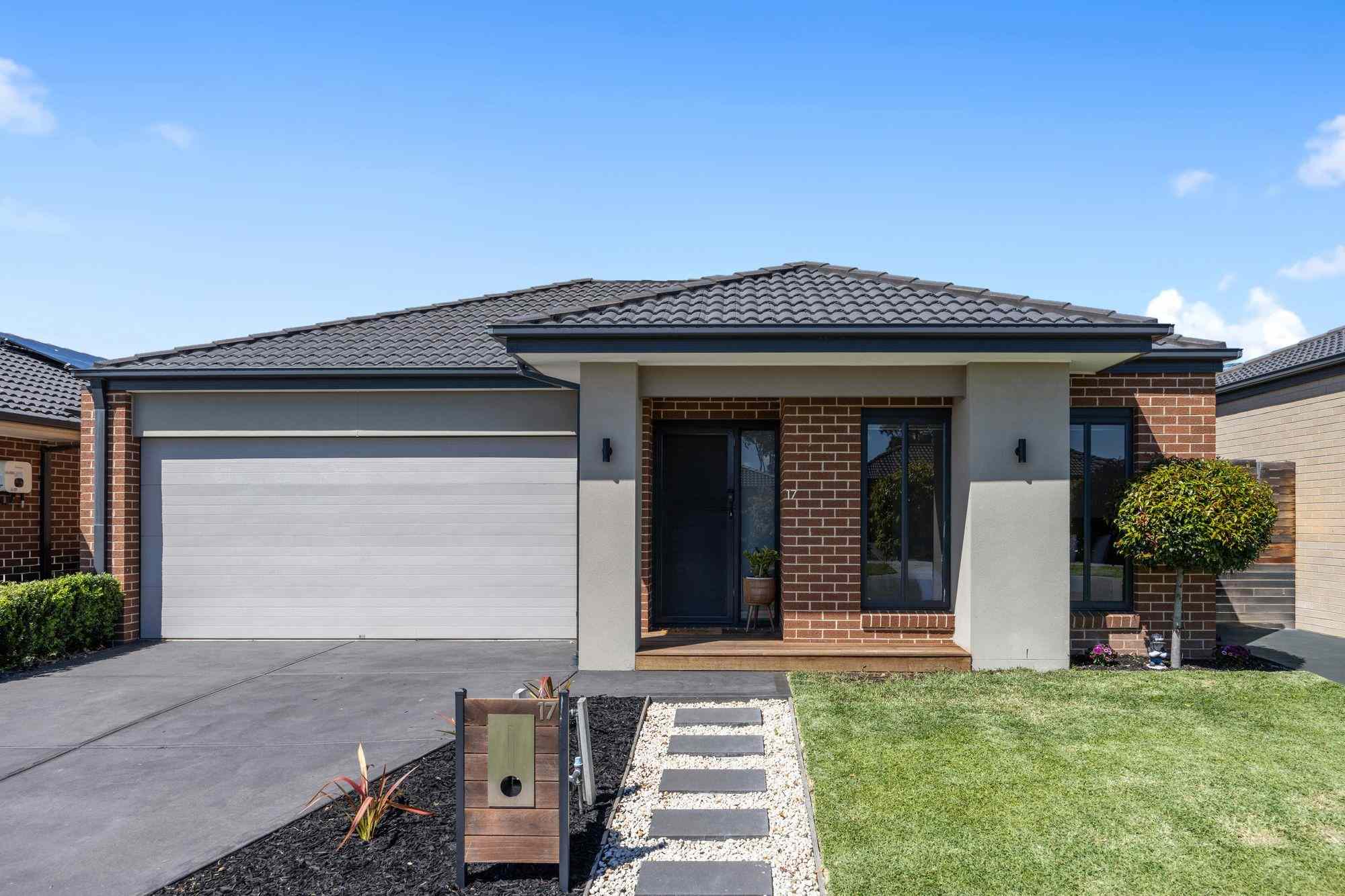 Stylish Family Home Surrounded by Convenience: VIC Officer, VIC 3809 House | Prop-GPT the AI-Powered Property Portal