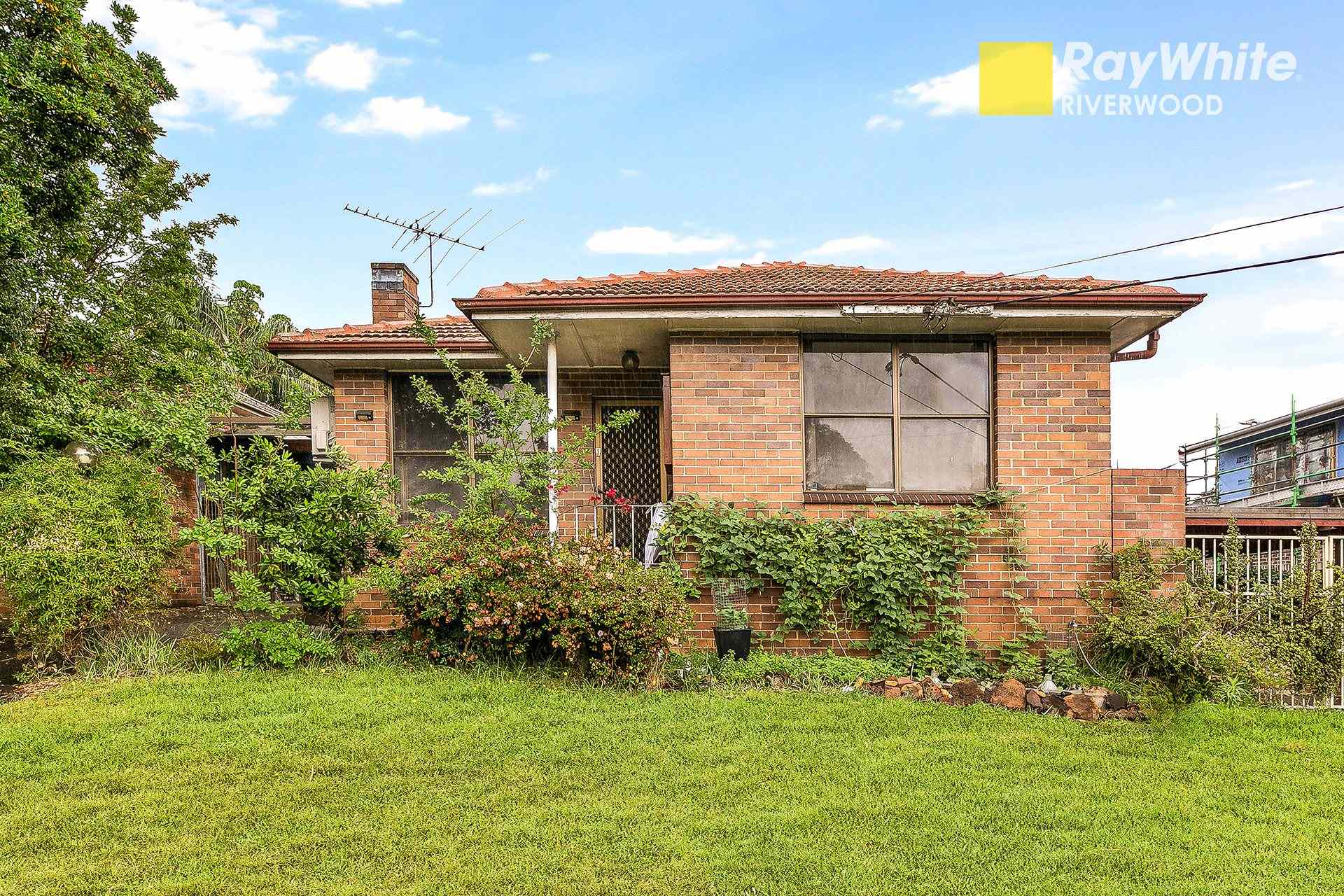 Prop-GPT: House: NSW Riverwood, NSW 2210 Spacious Home with Parkside Appeal and Future Potential