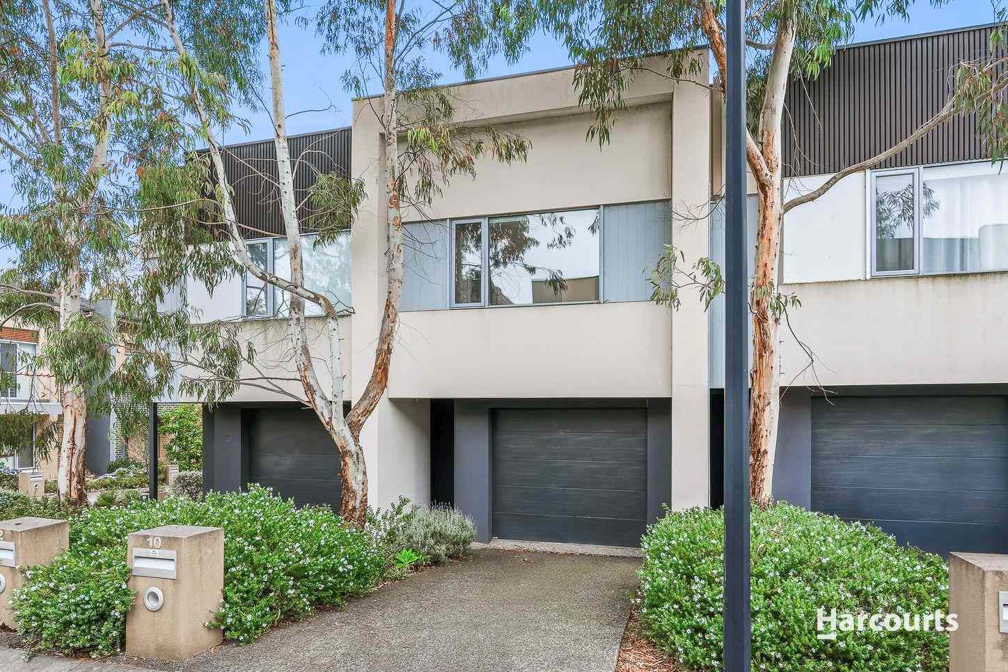 Prop-GPT: House: VIC Heidelberg Heights, VIC 3081 10 Baker Crescent, HEIDELBERG HEIGHTS, VIC 3081 - House for Sale - harcourts.net